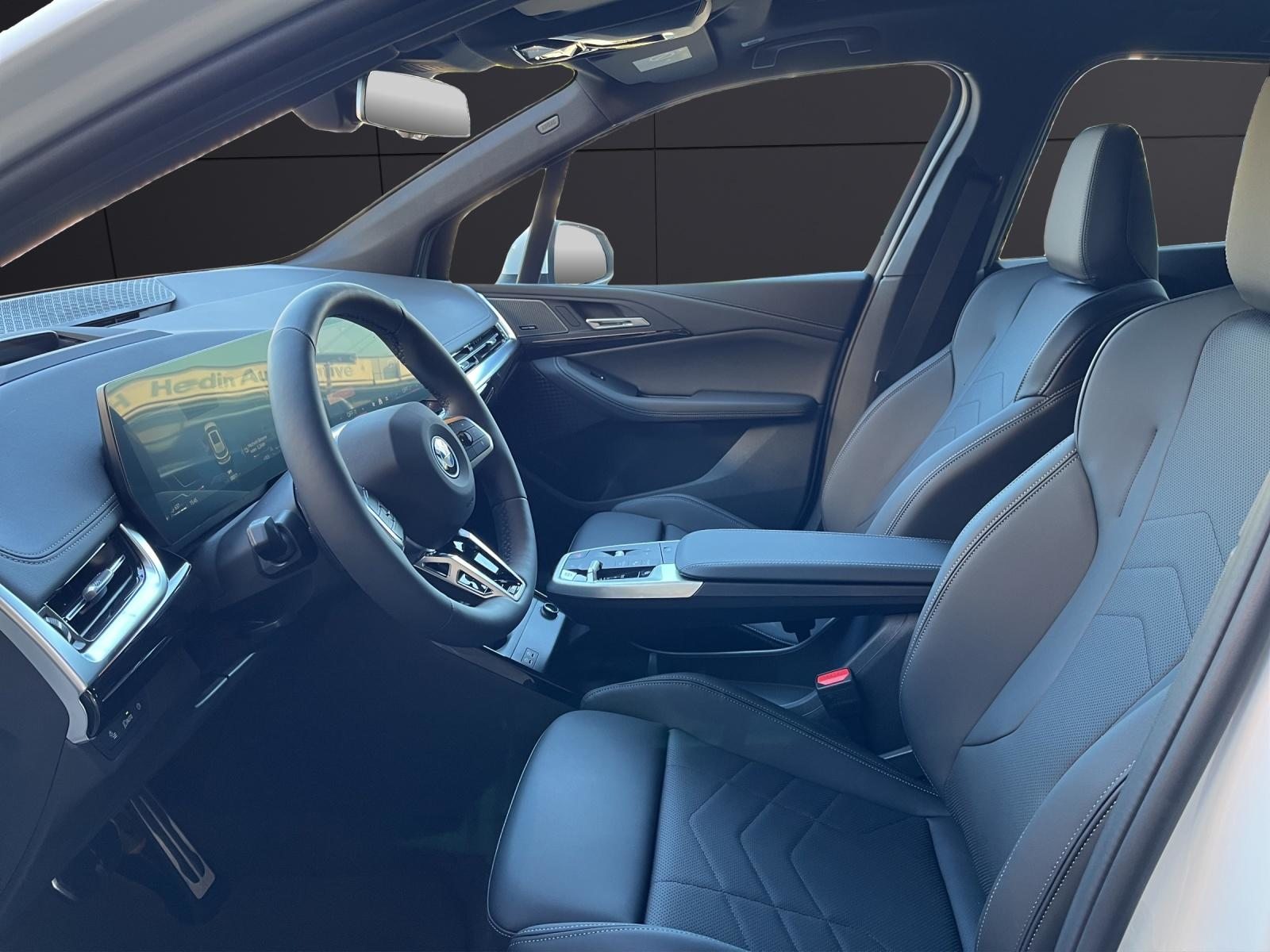 BMW 230e xDrive paddles Active Tourer, Plug-in-Hybrid Benzina/Elettrica, Auto nuove, Automatico - 2