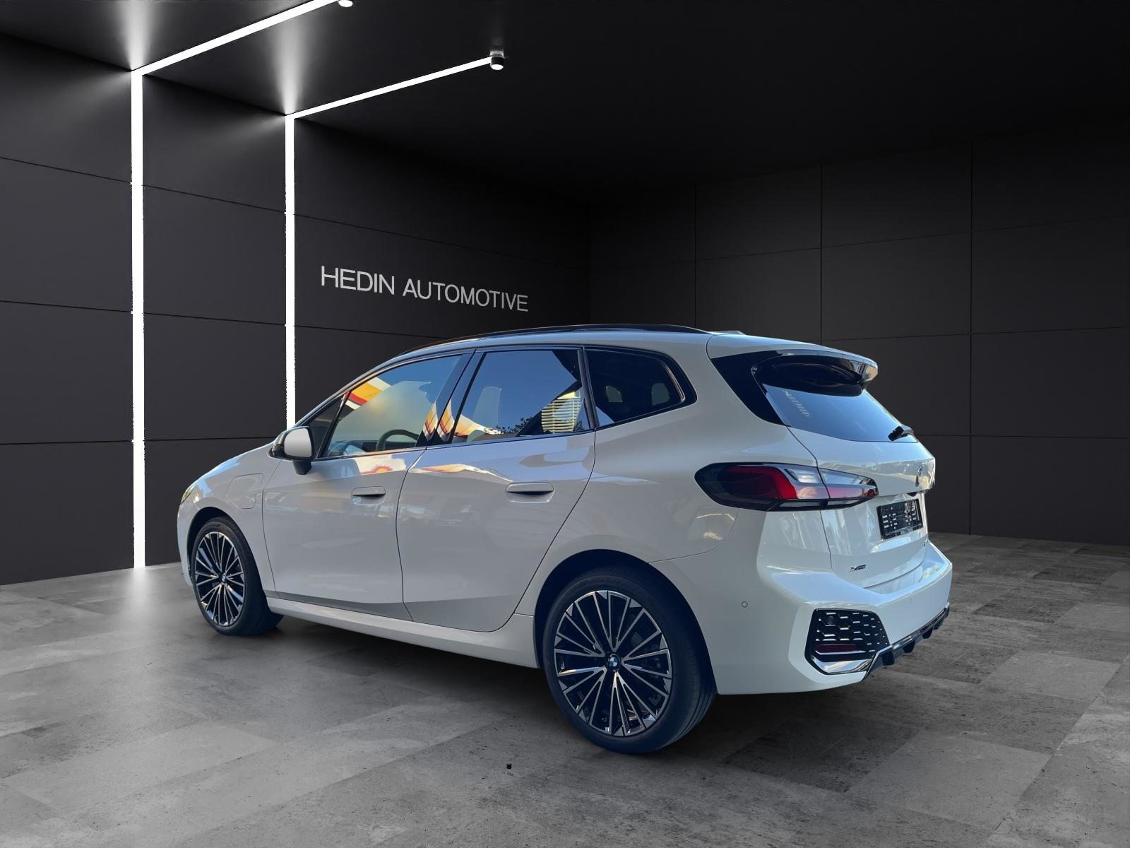 BMW 230e xDrive paddles Active Tourer, Plug-in-Hybrid Benzina/Elettrica, Auto nuove, Automatico - 3