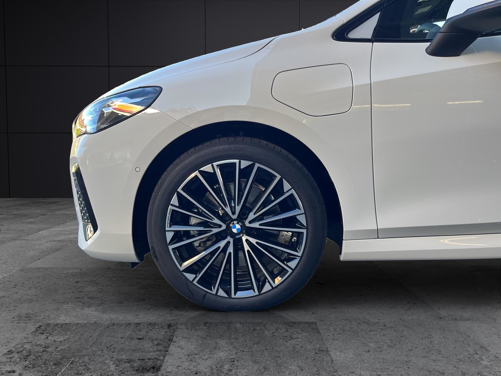 BMW 230e xDrive paddles Active Tourer, Plug-in-Hybrid Benzina/Elettrica, Auto nuove, Automatico - 5
