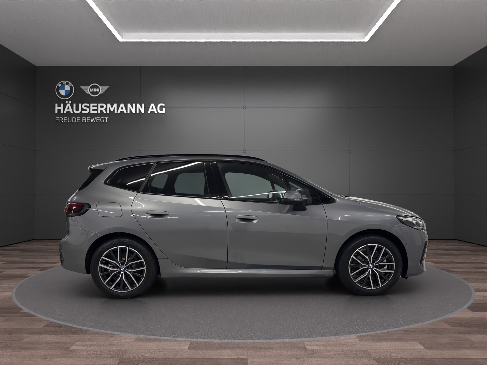 BMW 230e Active Tourer, Hybride Rechargeable Essence/Électricité, Voiture nouvelle, Automatique - 4