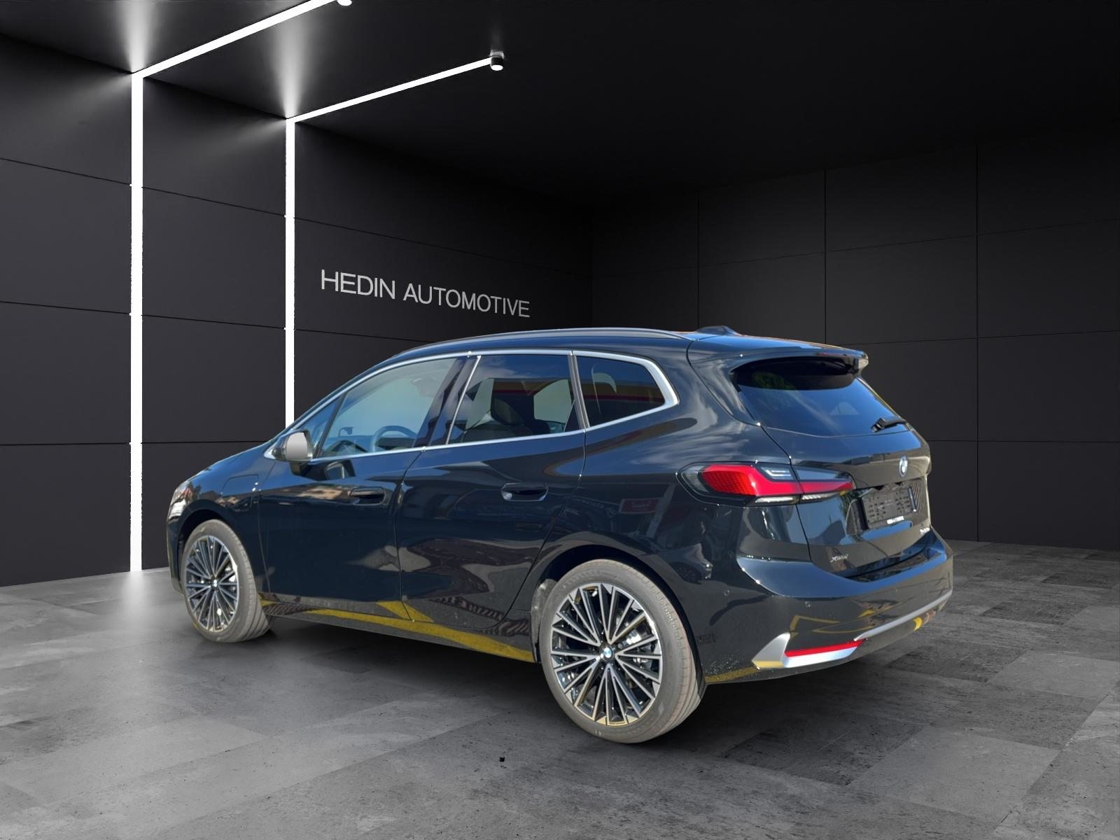 BMW 230e xDrive Active Tourer, Plug-in-Hybrid Benzina/Elettrica, Auto nuove, Automatico - 3