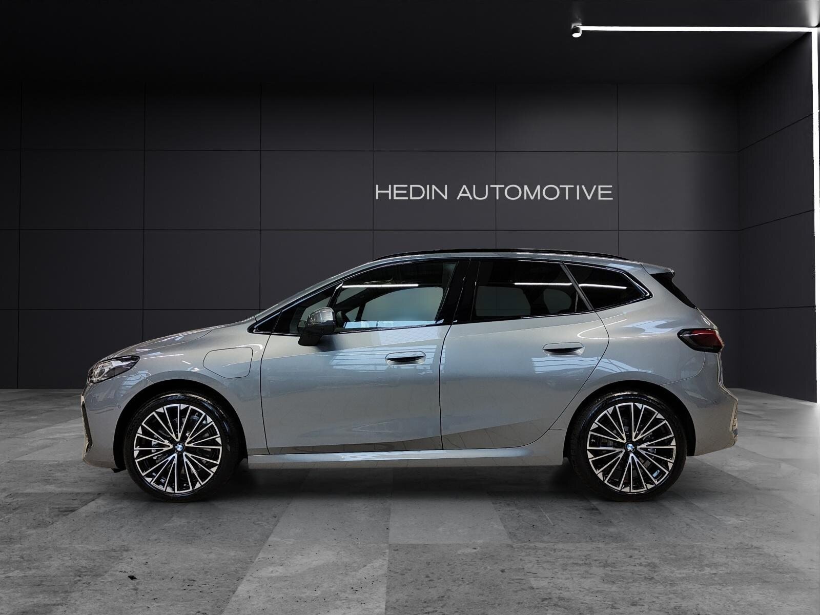 BMW 230e xDrive Active Tourer, Plug-in-Hybrid Petrol/Electric, New car, Automatic - 4