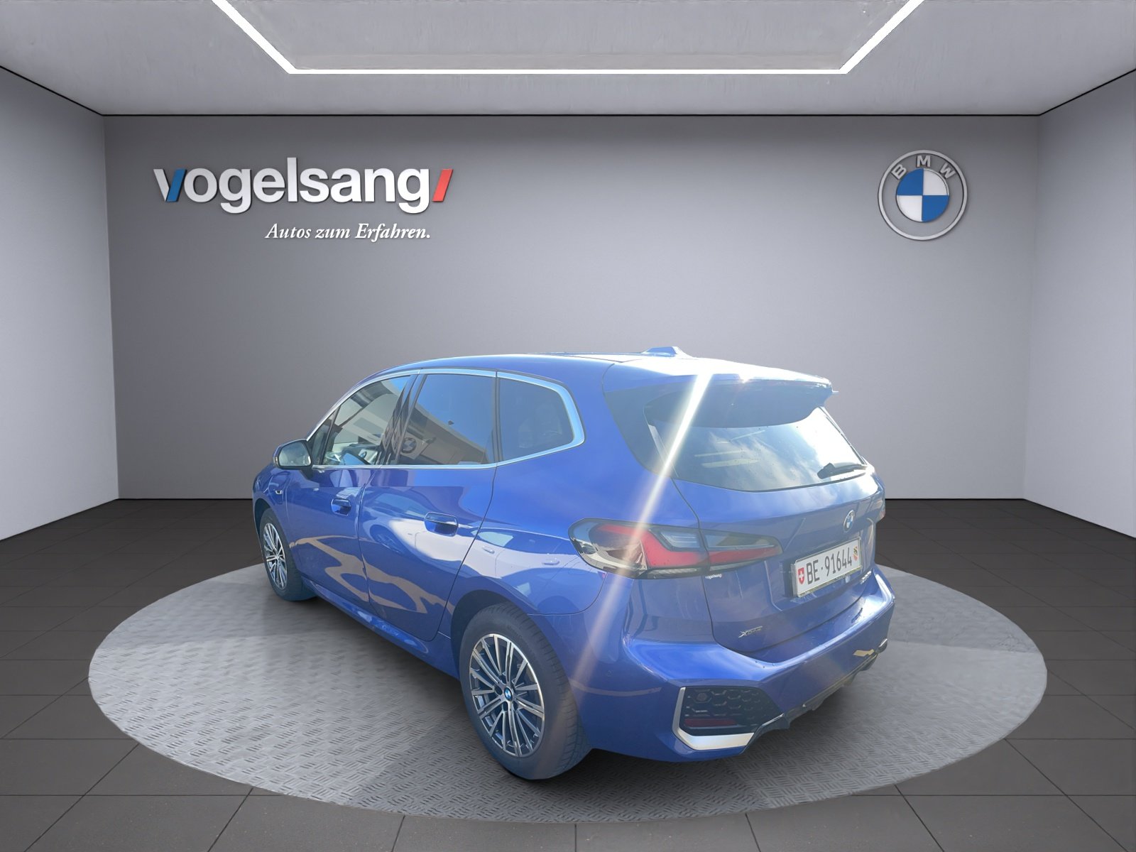 BMW 230e Active Tourer M Sport, Plug-in-Hybrid Petrol/Electric, Second hand / Used, Automatic - 3
