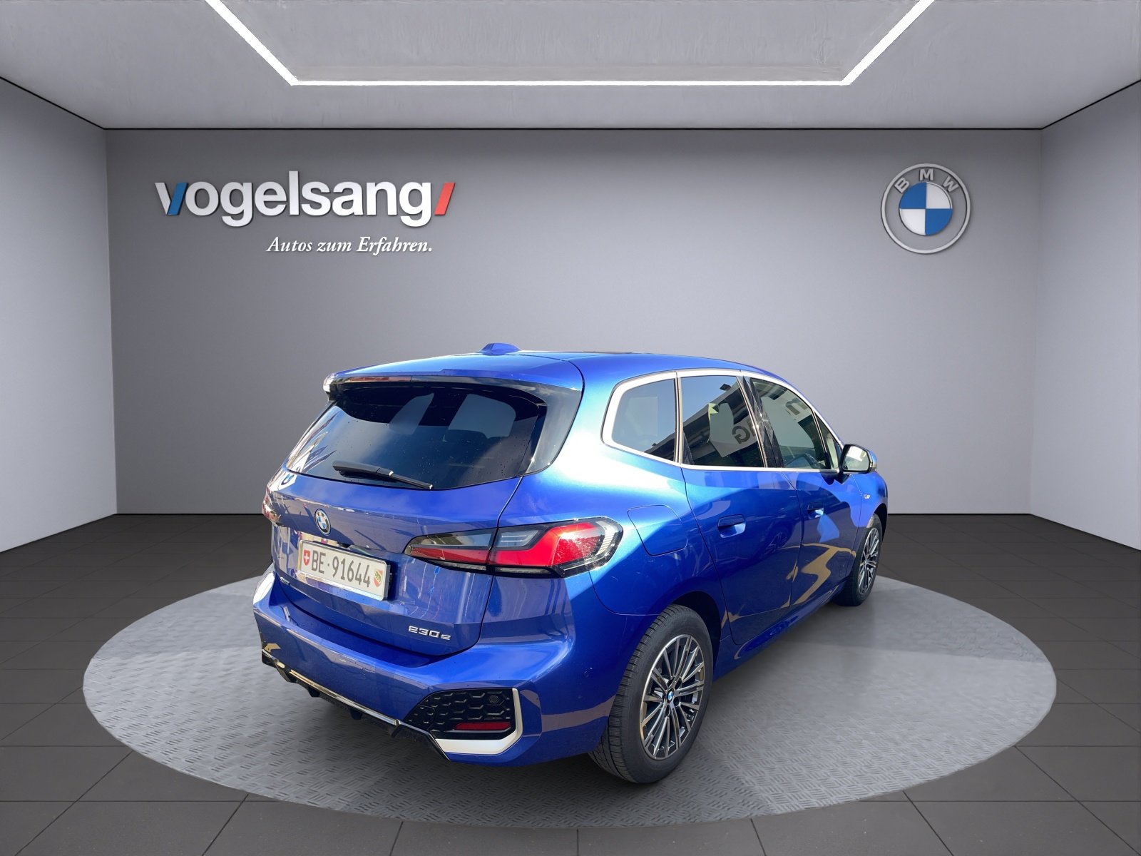 BMW 230e Active Tourer M Sport, Plug-in-Hybrid Petrol/Electric, Second hand / Used, Automatic - 4