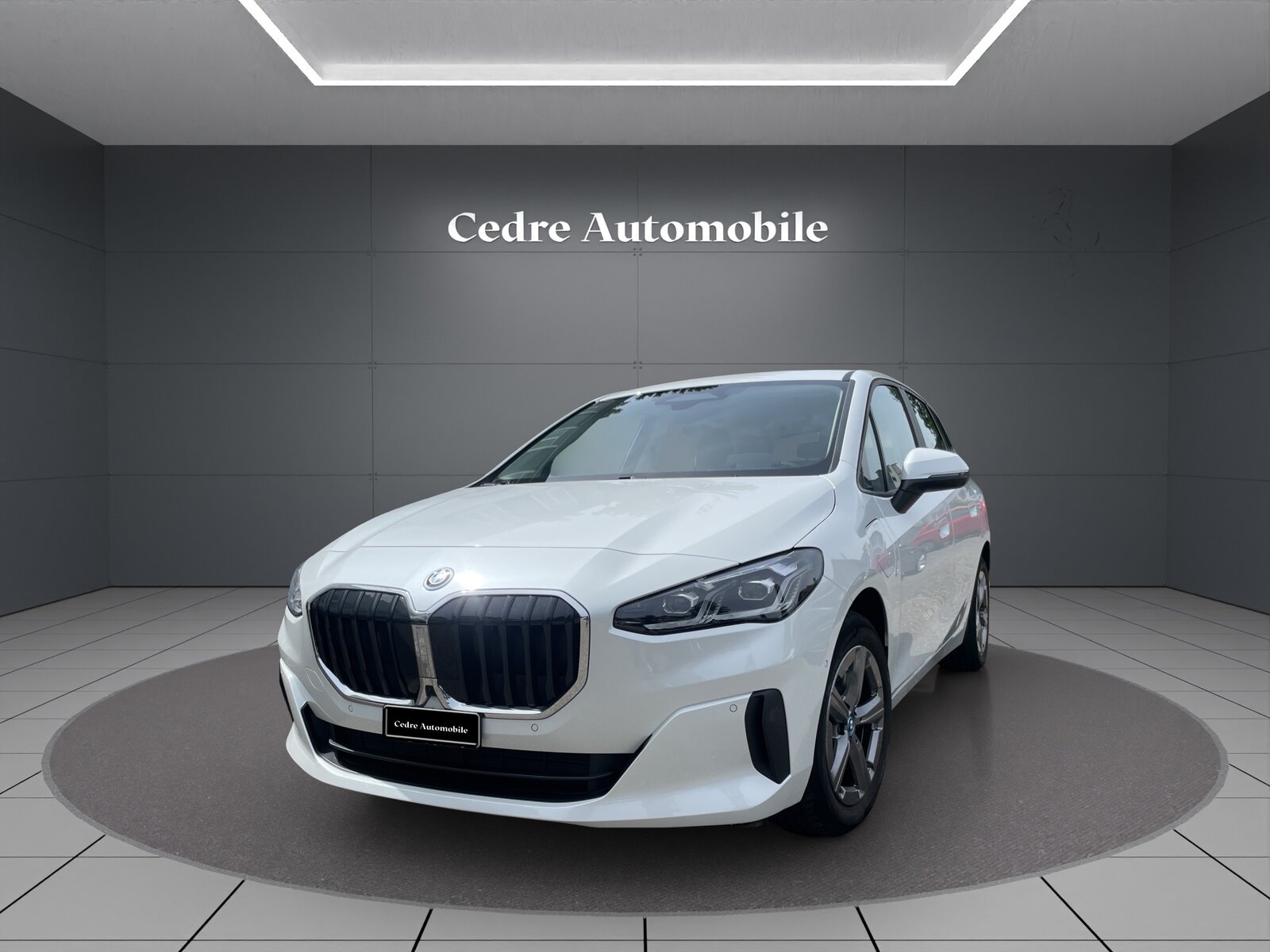 BMW 230e Active Tourer, Plug-in-Hybrid Benzin/Elektro, Occasion / Gebraucht, Automatik - 2