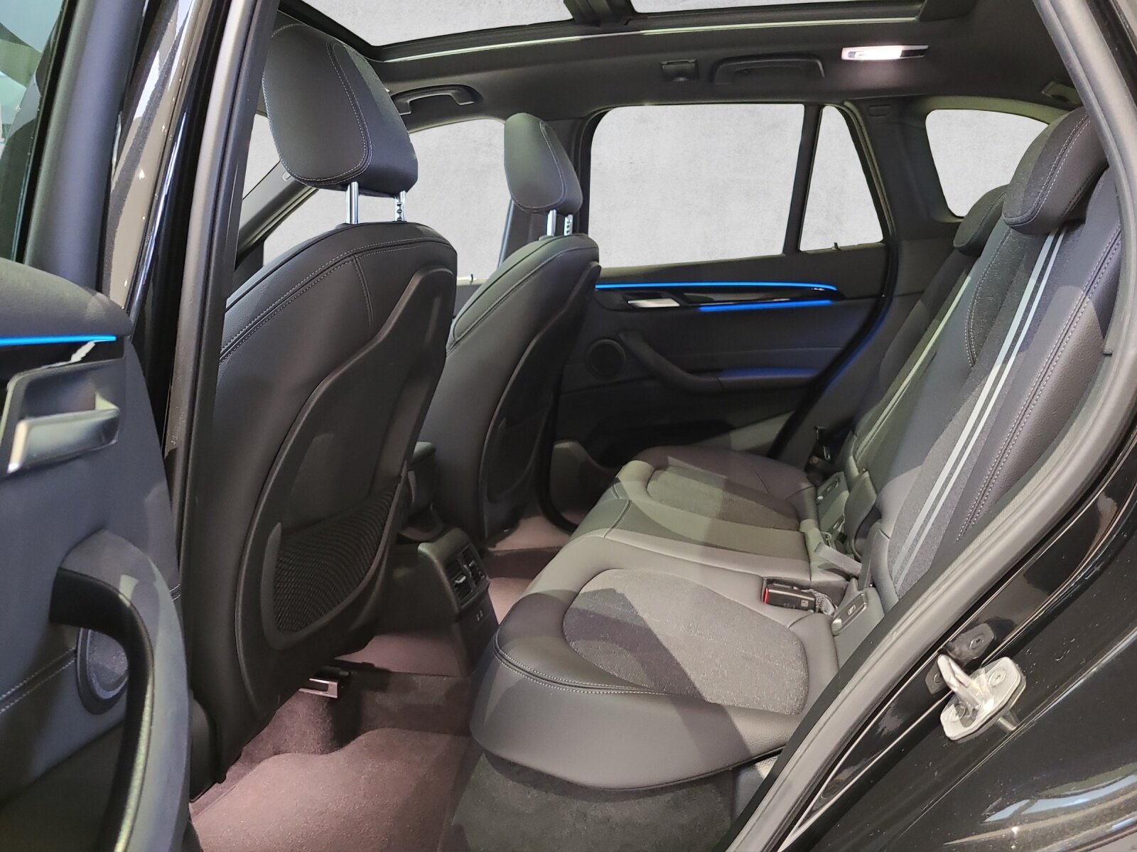 BMW 25e, Hybride Rechargeable Essence/Électricité, Occasion / Utilisé, Automatique - 3