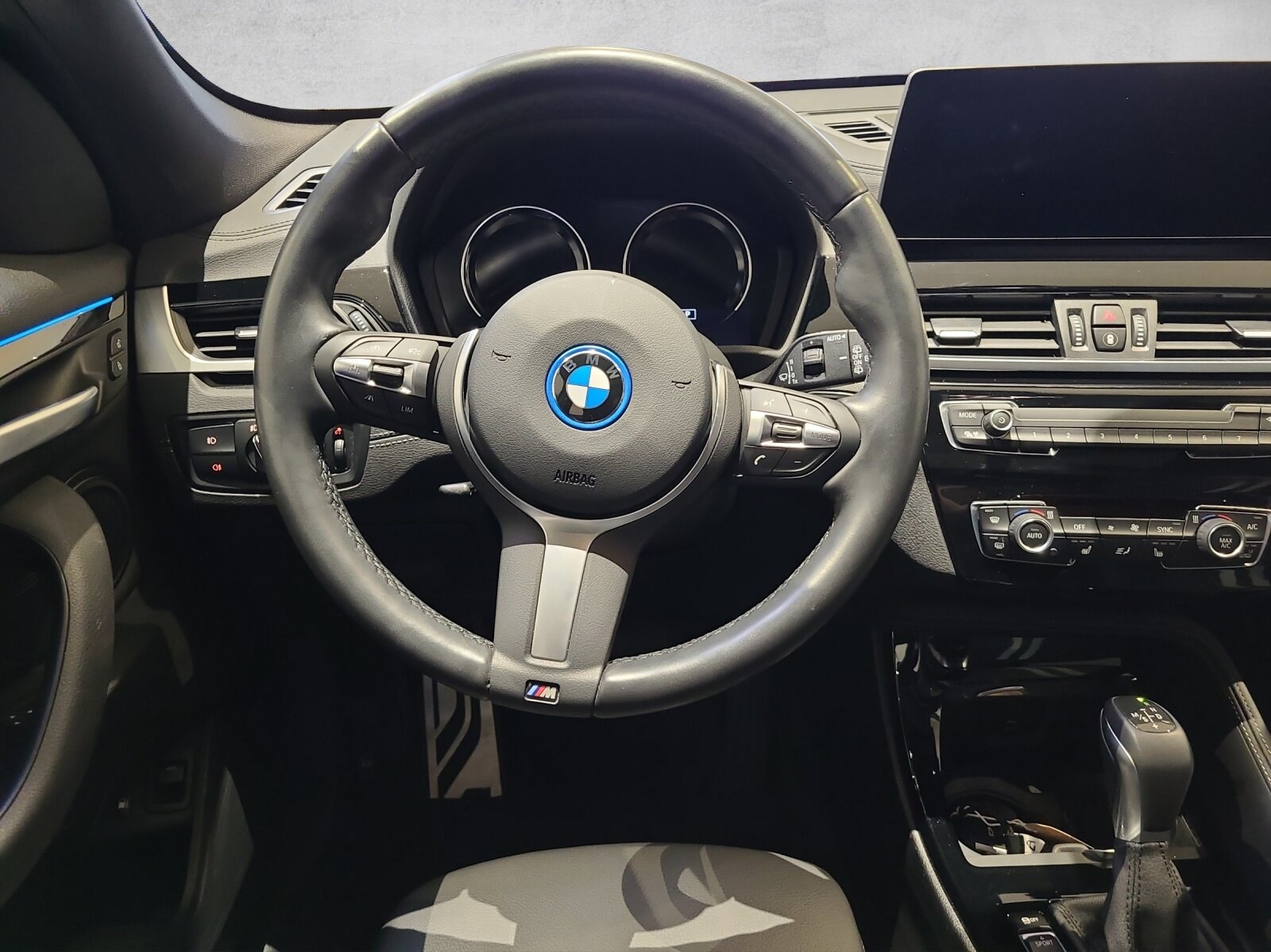 BMW 25e, Hybride Rechargeable Essence/Électricité, Occasion / Utilisé, Automatique - 5