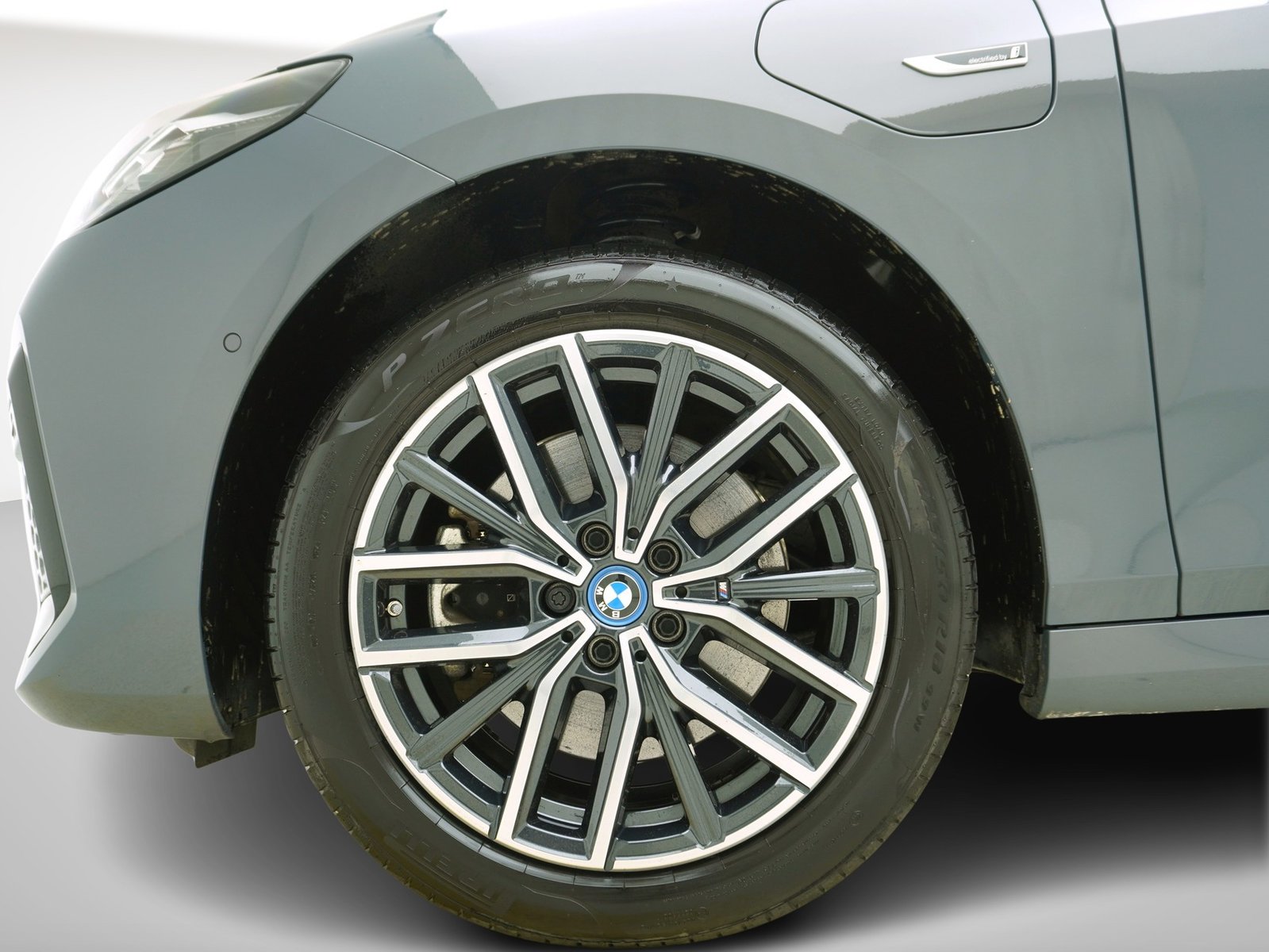 BMW 2er 230e Active Tourer M Sport, Plug-in-Hybrid Benzin/Elektro, Occasion / Gebraucht, Automatik - 7