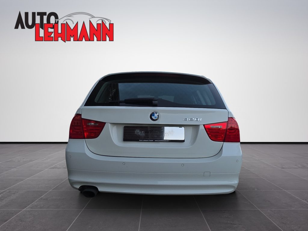 BMW 30e 320i Dynamic Edition, Benzin, Occasion / Gebraucht, Handschaltung - 4