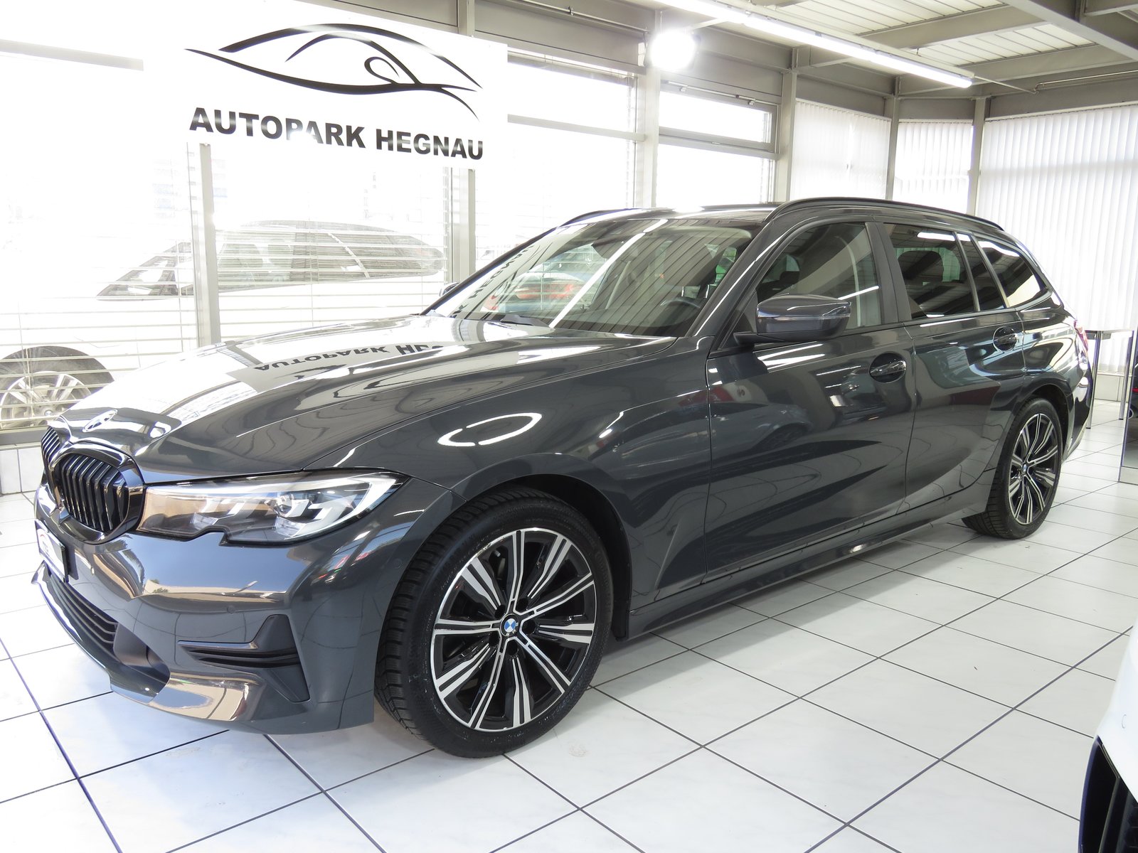 BMW 318d 48V Touring Luxury Line Steptronic