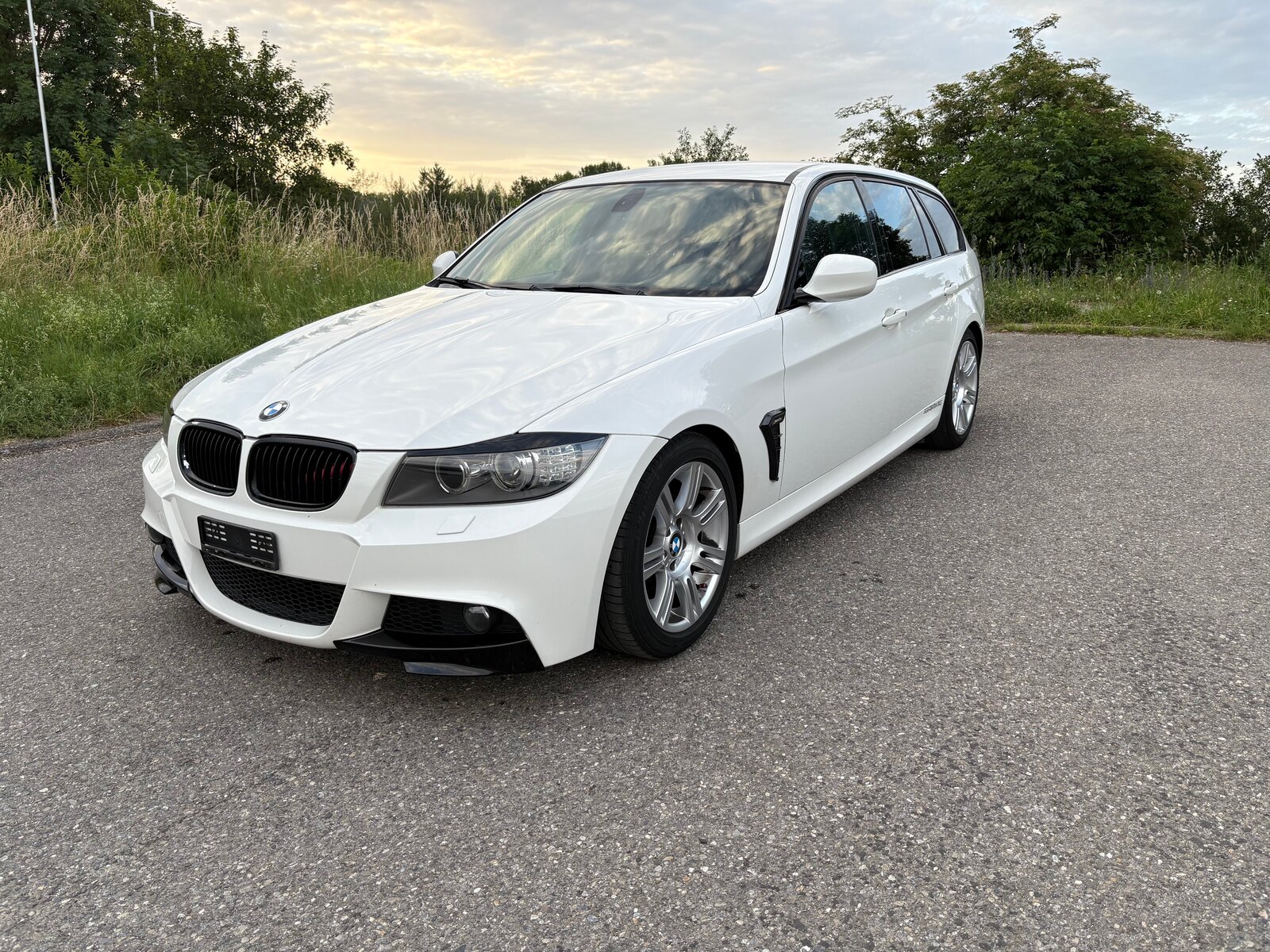 BMW 318d Touring Access