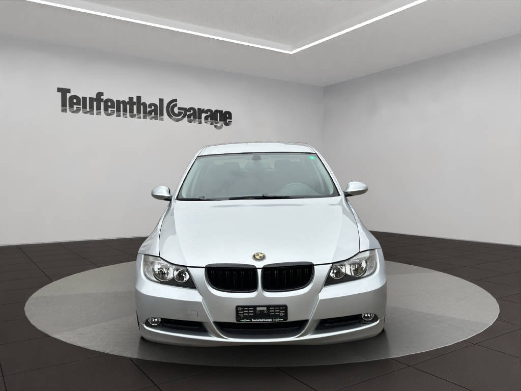 BMW 318i E90