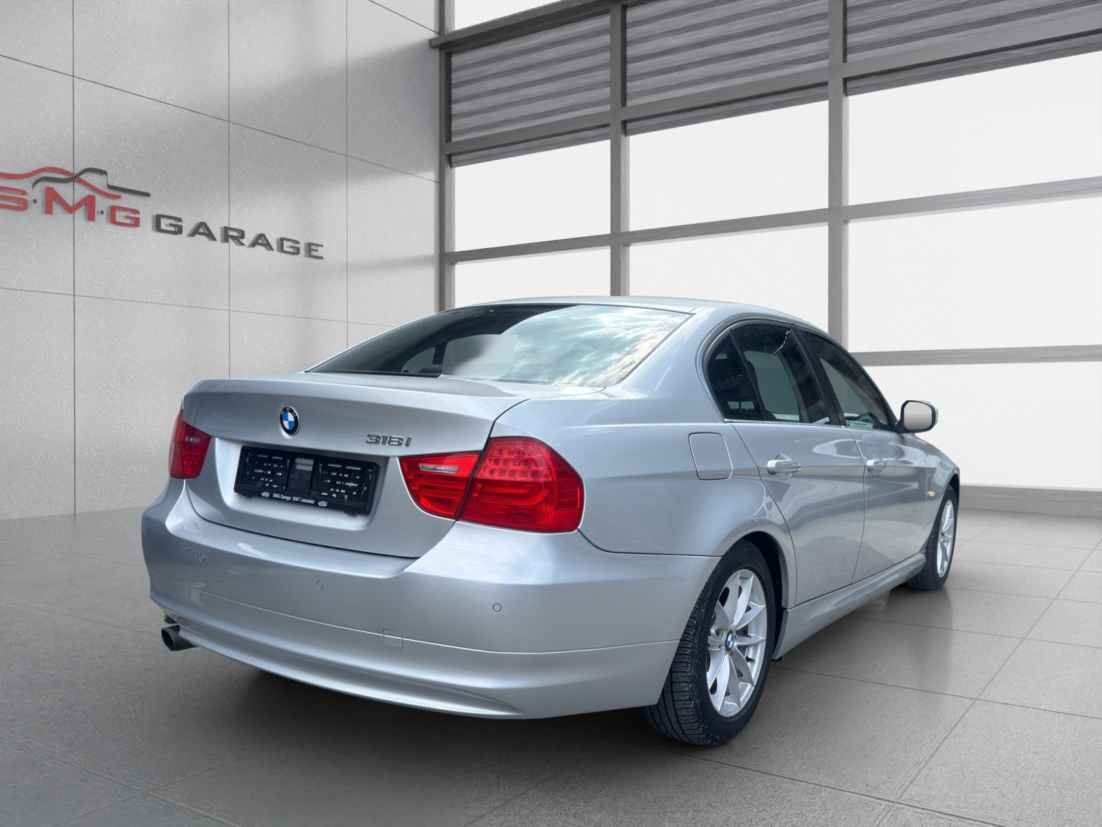 BMW 318i Dynamic Edition, Petrol, Second hand / Used, Manual - 5