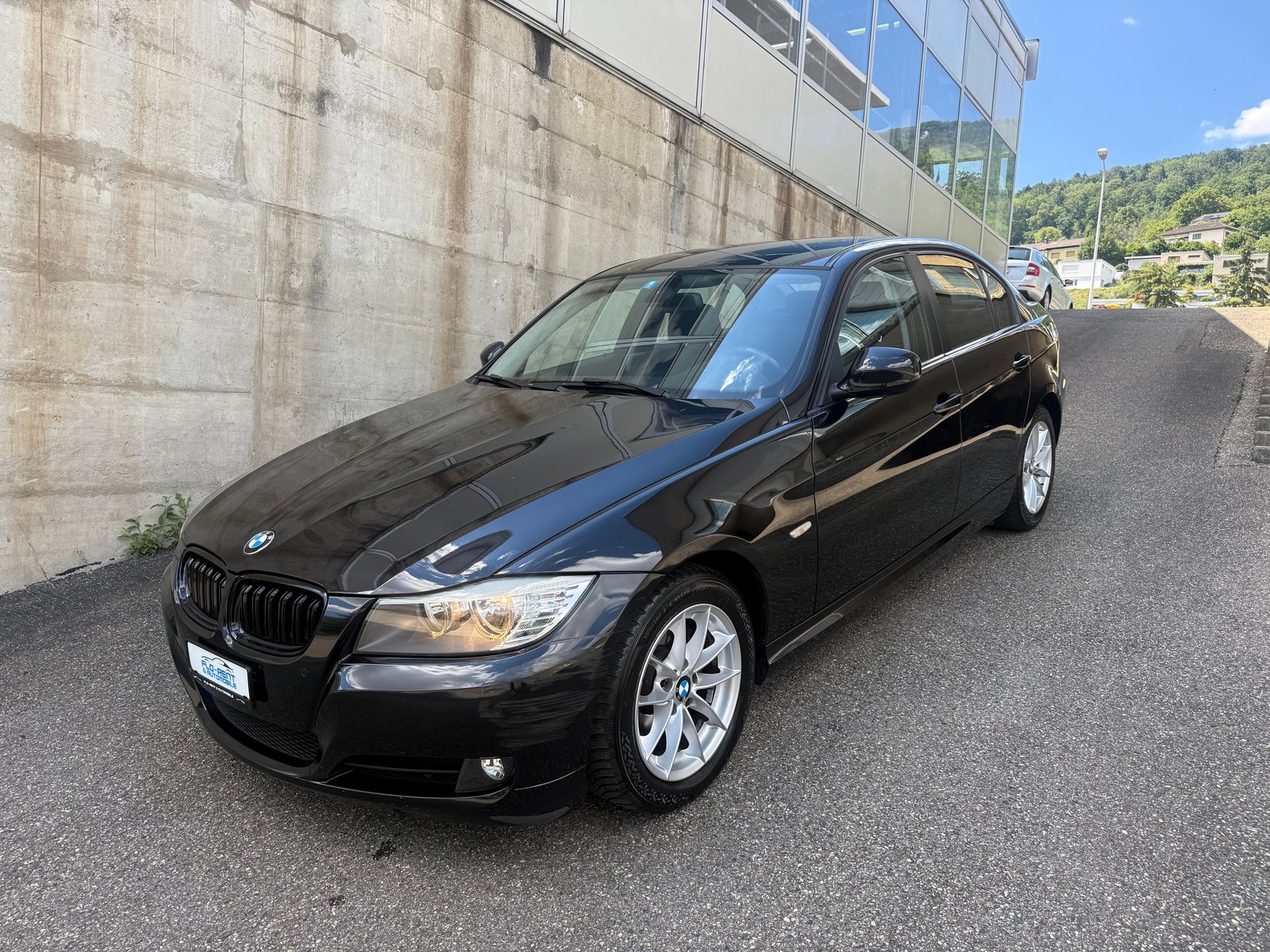 BMW 318i Dynamic Edition Steptronic Frisch ab MFK