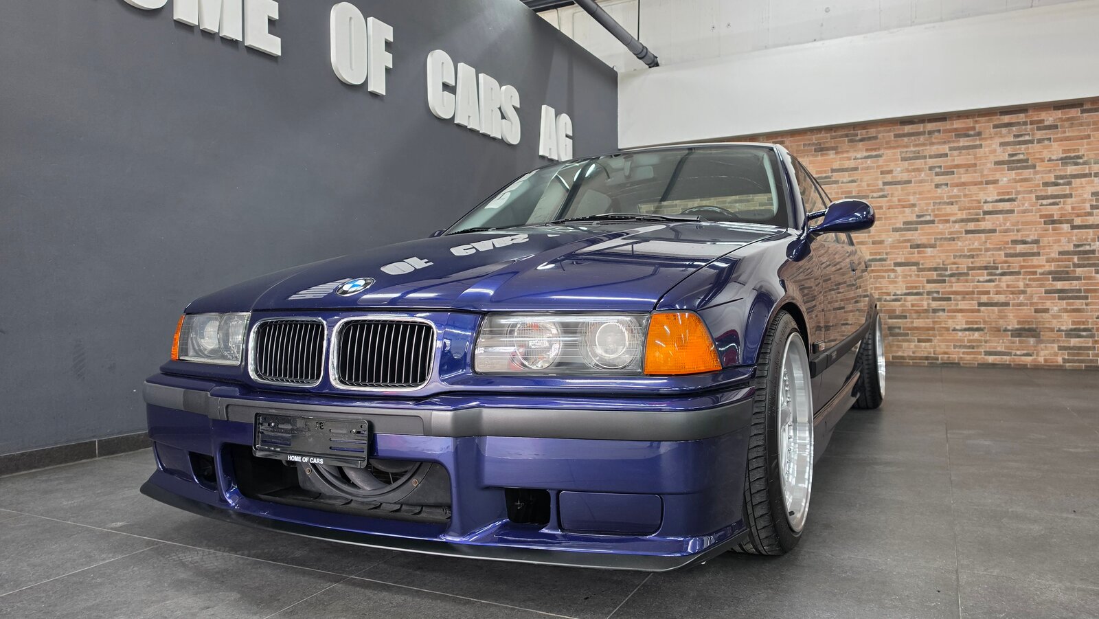 BMW 318iS