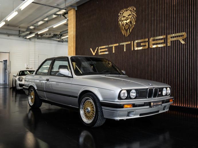 BMW 318iS, Essence, Occasion / Utilisé, Manuelle