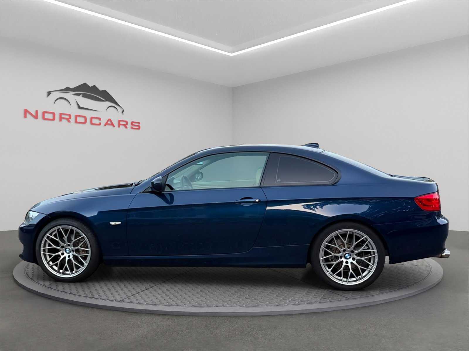 BMW 320i Coupé Steptronic, Benzin, Occasion / Gebraucht, Automatik - 2