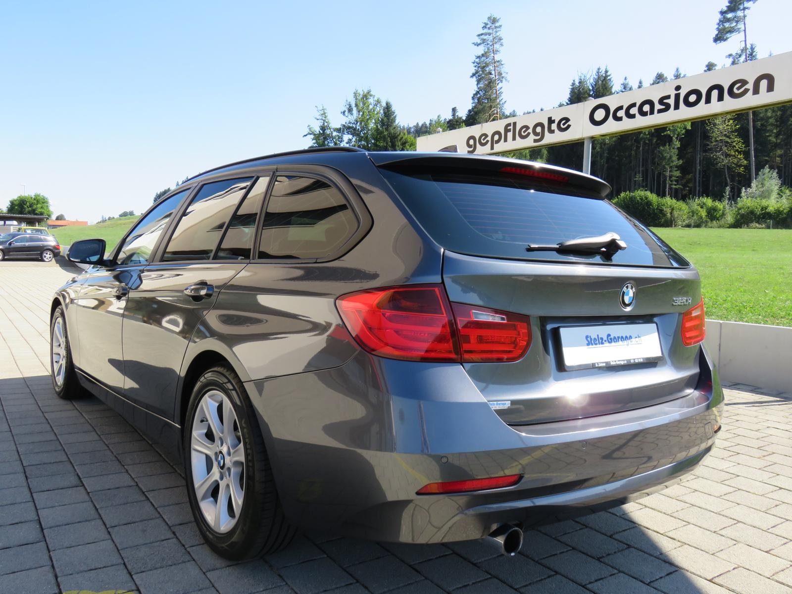 BMW 320i Touring, Benzina, Occasioni / Usate, Automatico - 4