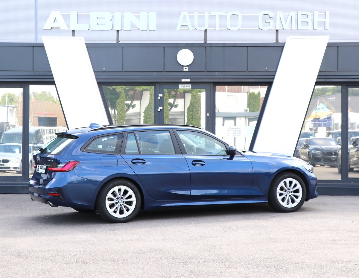 BMW 320i Touring Steptronic, Benzin, Occasion / Gebraucht, Automatik - 3