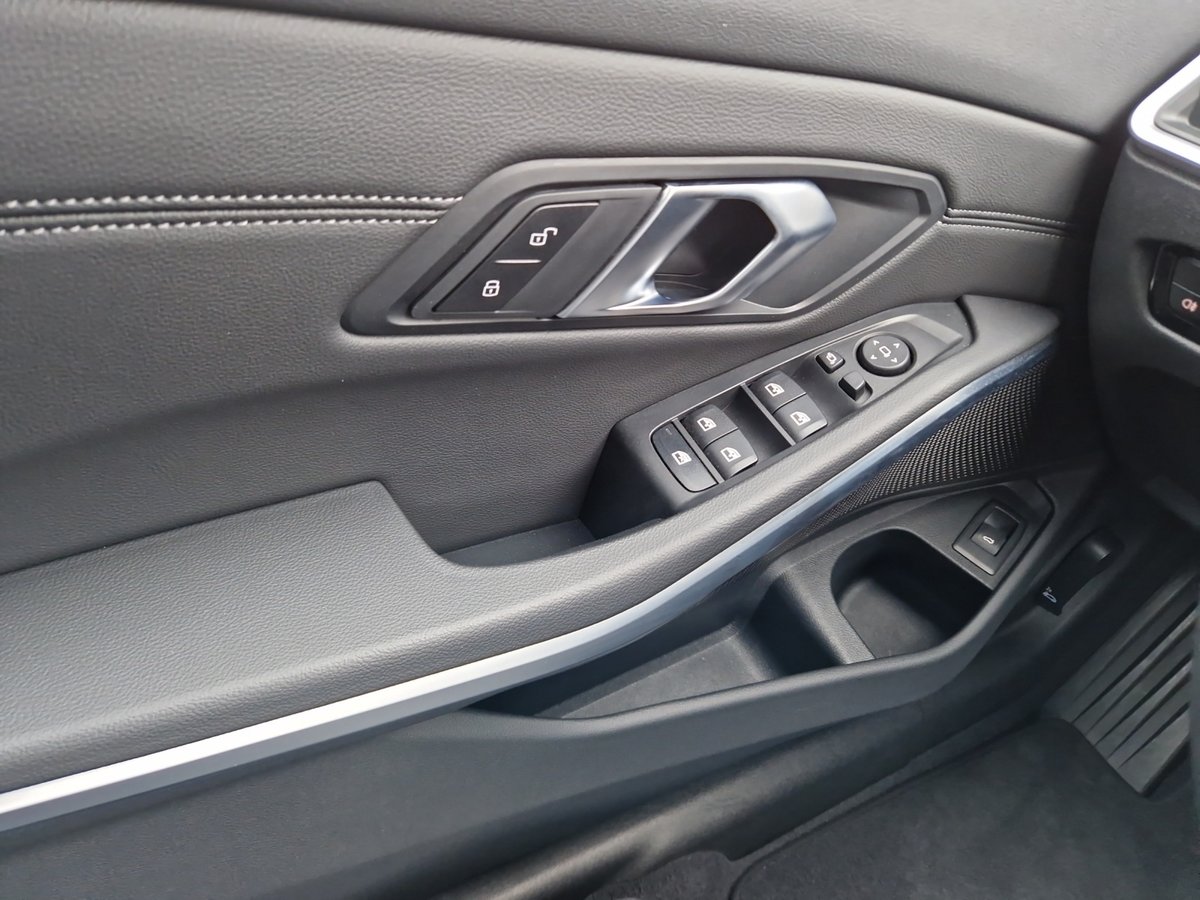 BMW 320d 48V Touring Steptronic M Sport, Mild-Hybrid Diesel/Electric, Second hand / Used, Automatic - 6