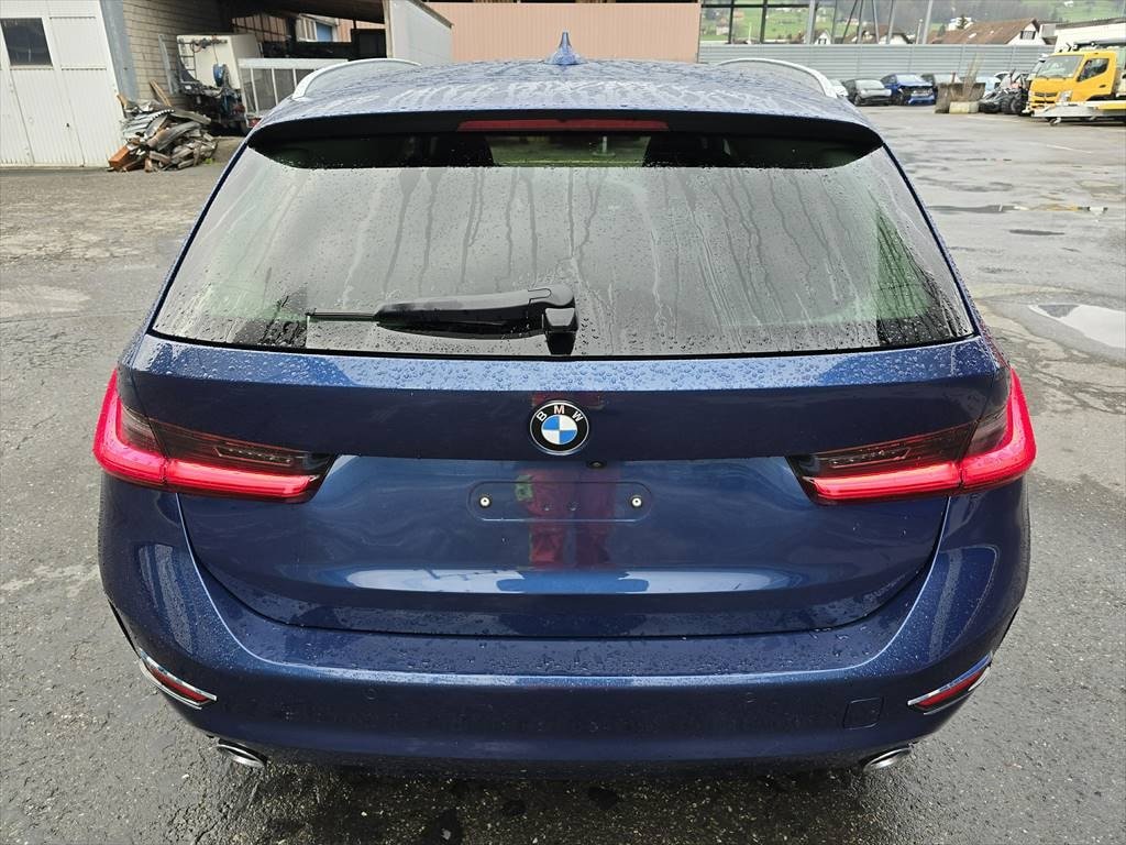 BMW 320d 48V Touring Luxury Line Steptronic, Mild-Hybrid Diesel/Electric, Second hand / Used, Automatic - 4