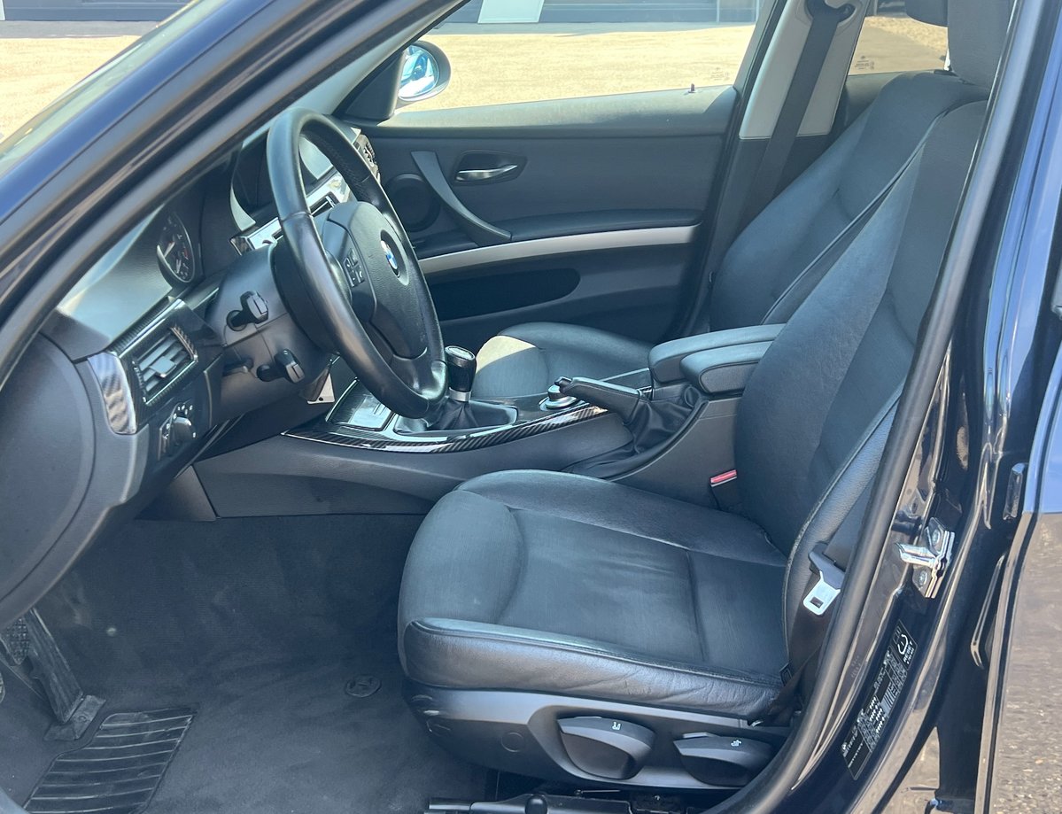 BMW 320i Touring, Benzin, Occasion / Gebraucht, Handschaltung - 5