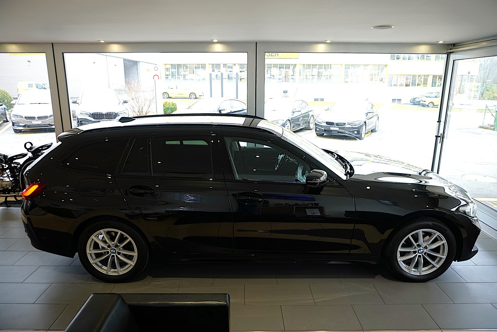 BMW 320d 48V Touring Steptronic, Mild-Hybrid Diesel/Electric, Second hand / Used, Automatic - 4