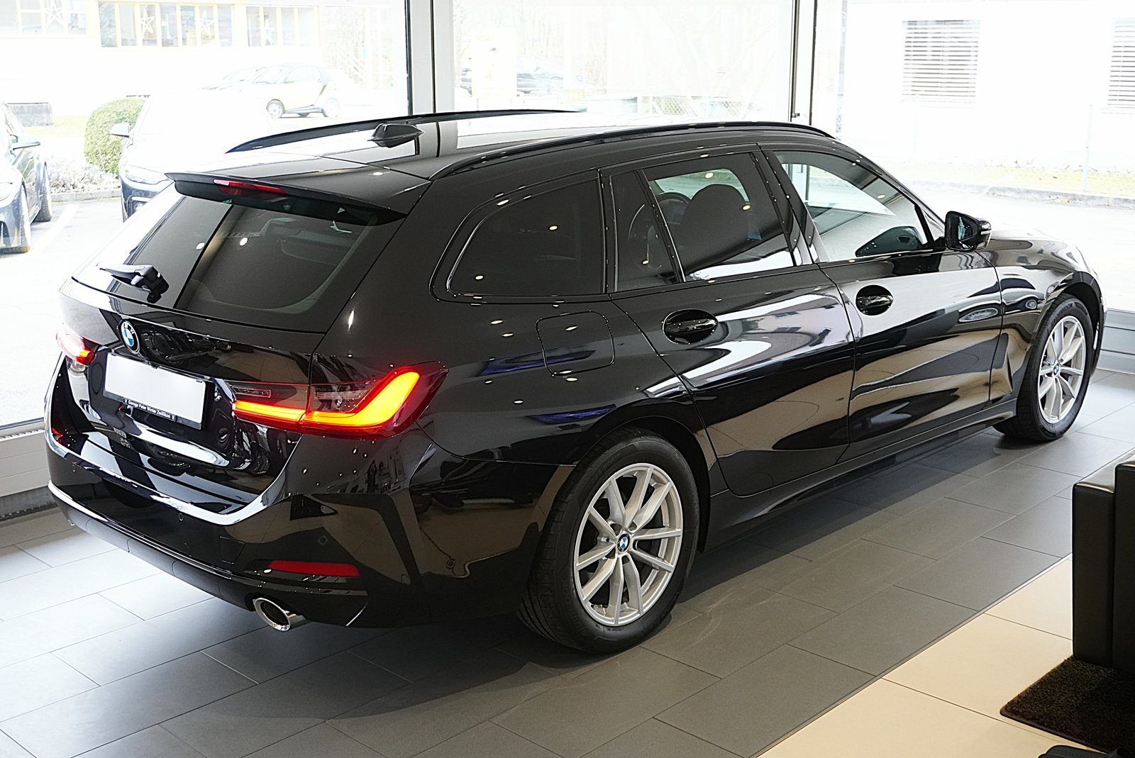 BMW 320d 48V Touring Steptronic, Mild-Hybrid Diesel/Electric, Second hand / Used, Automatic - 5