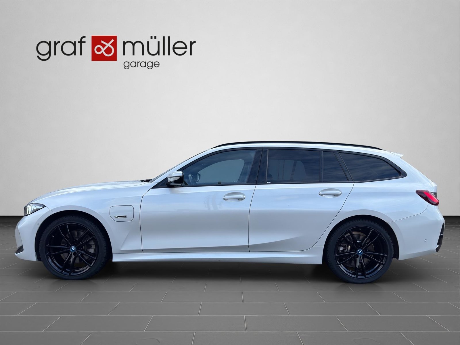 BMW 320e M-Sport Touring, Plug-in-Hybrid Petrol/Electric, Second hand / Used, Automatic - 2