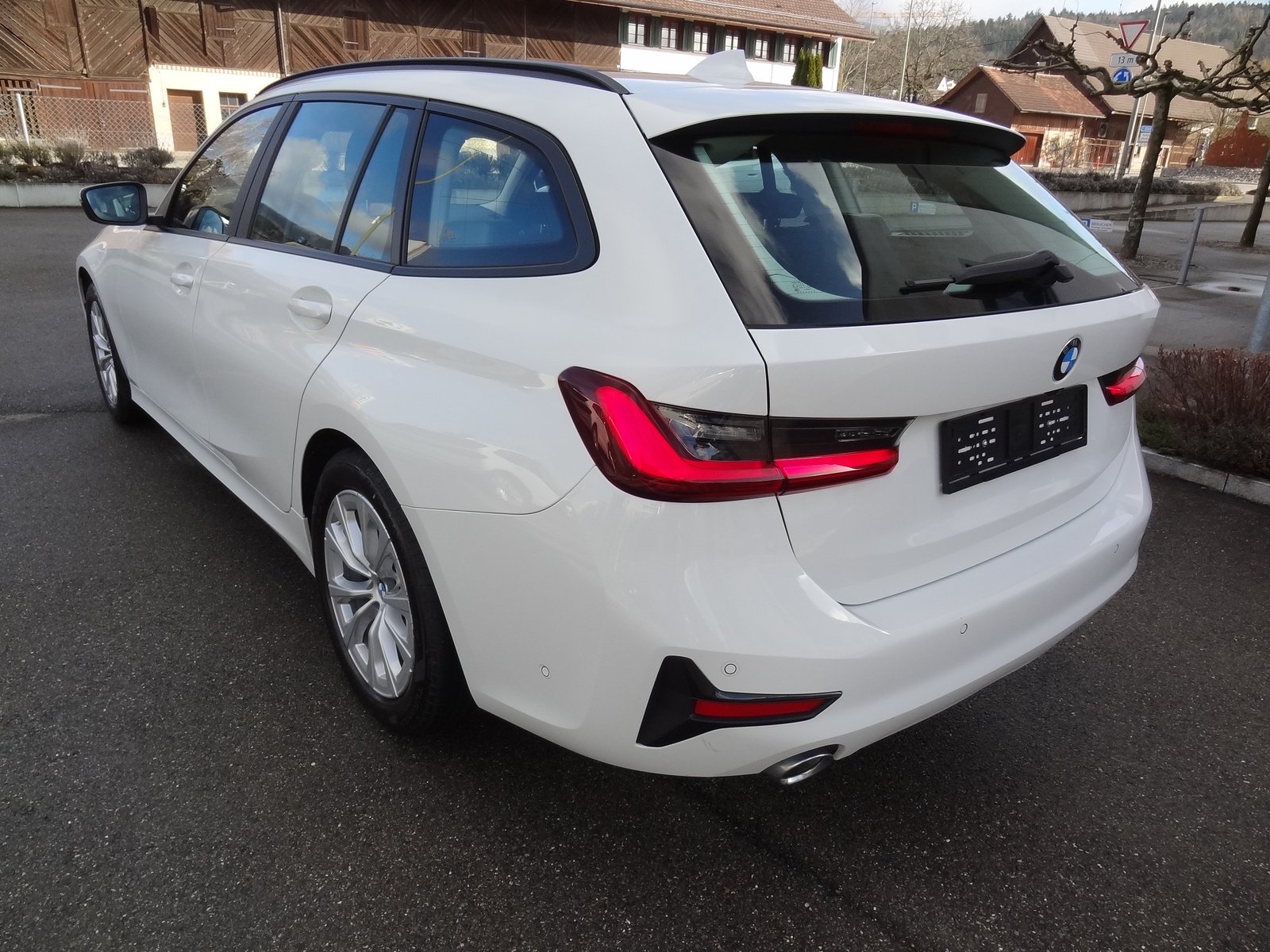 BMW 320d 48V Touring Steptronic, Mild-Hybrid Diesel/Electric, Second hand / Used, Automatic - 3