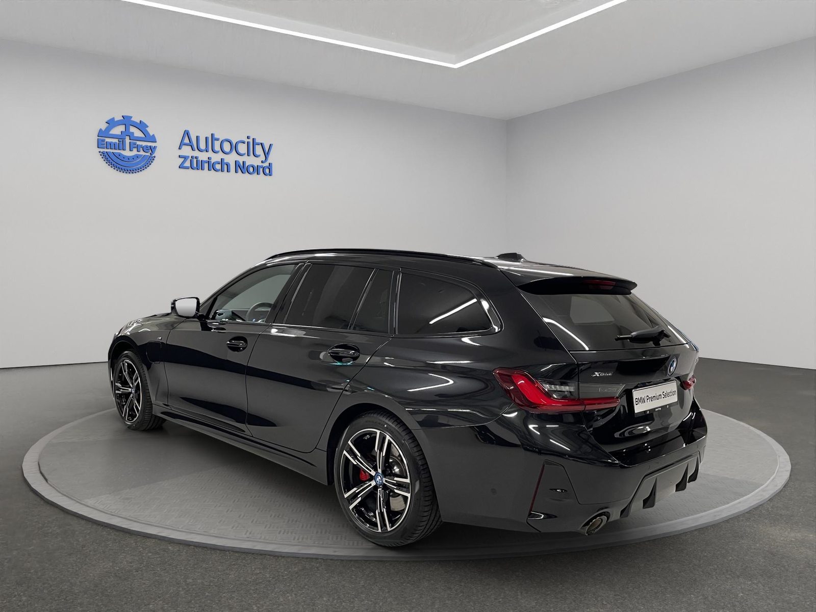 BMW 320e xDrive Touring, Hybride Rechargeable Essence/Électricité, Occasion / Utilisé, Automatique - 4