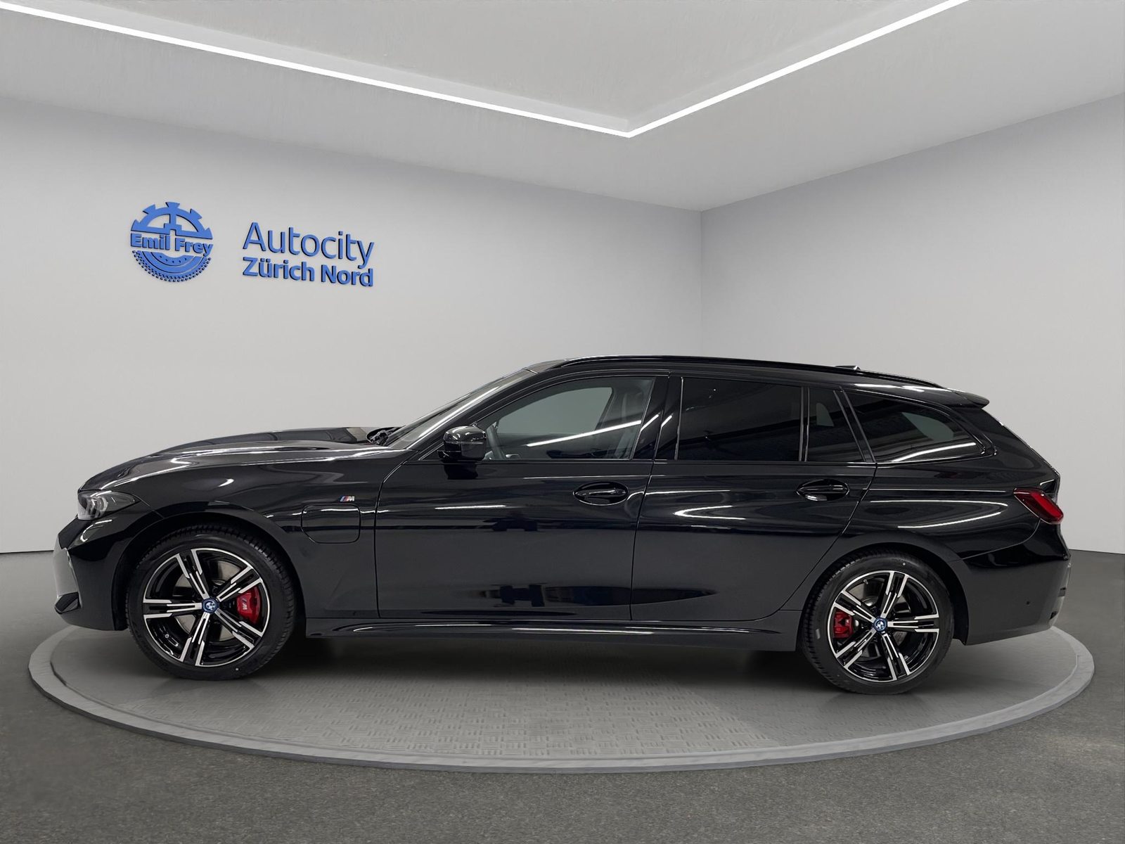 BMW 320e xDrive Touring, Hybride Rechargeable Essence/Électricité, Occasion / Utilisé, Automatique - 5