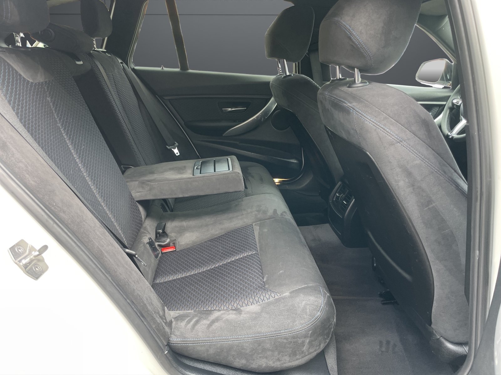 BMW 320d M Sport Touring Steptronic, Diesel, Occasion / Gebraucht, Automatik - 7