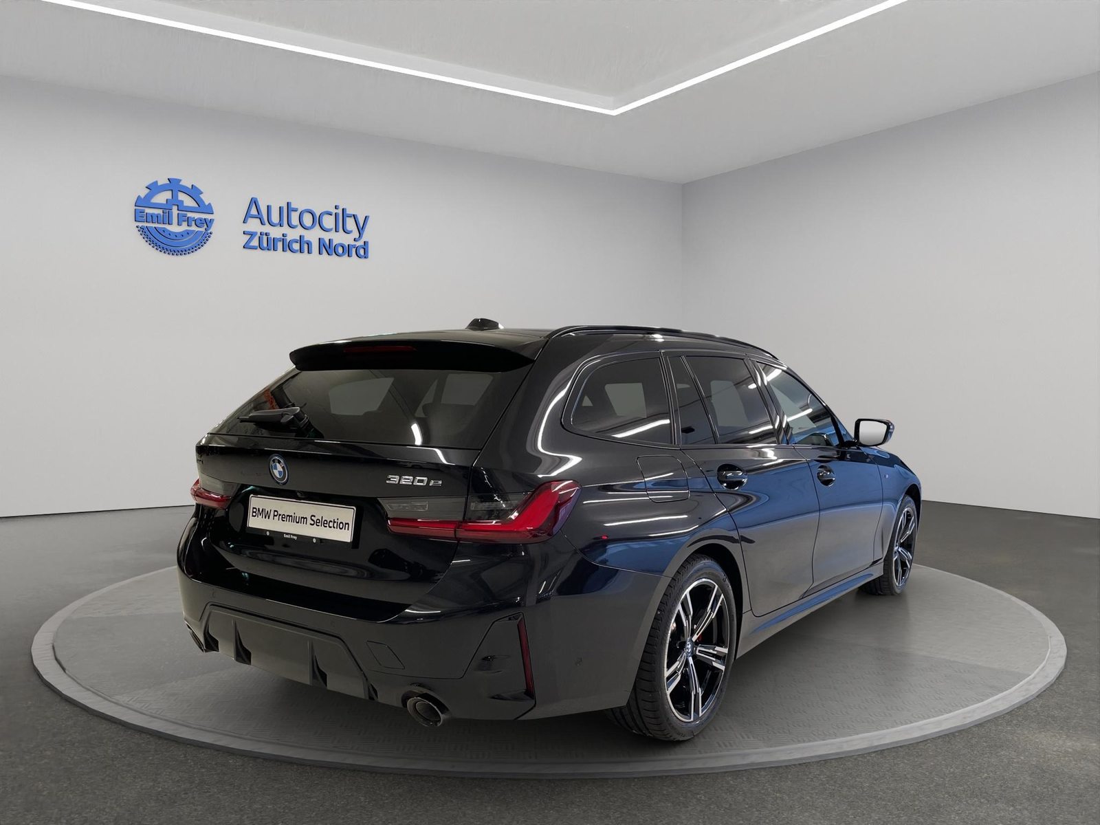 BMW 320e xDrive Touring, Plug-in-Hybrid Benzina/Elettrica, Occasioni / Usate, Automatico - 2