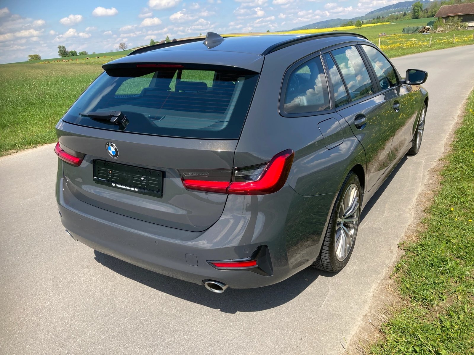 BMW 320d 48V Touring Luxury Line Steptronic, Mild-Hybrid Diesel/Electric, Second hand / Used, Automatic - 3