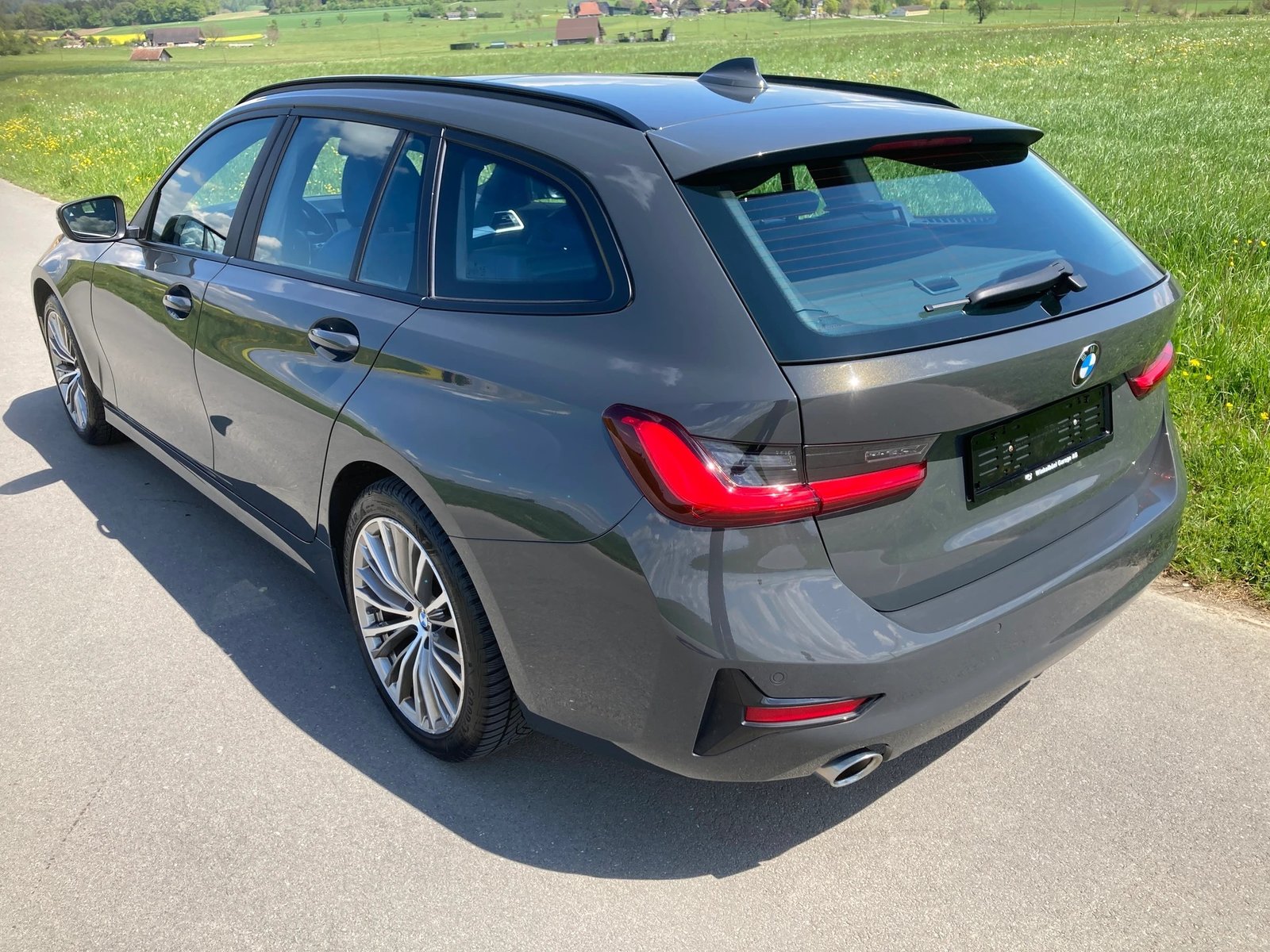 BMW 320d 48V Touring Luxury Line Steptronic, Mild-Hybrid Diesel/Electric, Second hand / Used, Automatic - 4