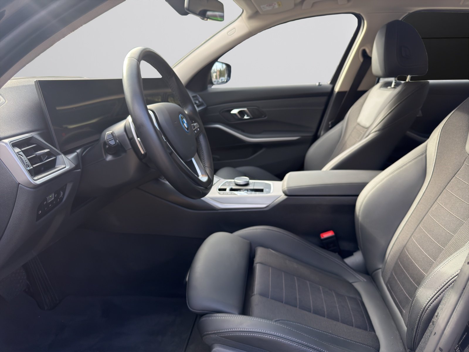 BMW 320e Touring, Hybride Rechargeable Essence/Électricité, Occasion / Utilisé, Automatique - 7