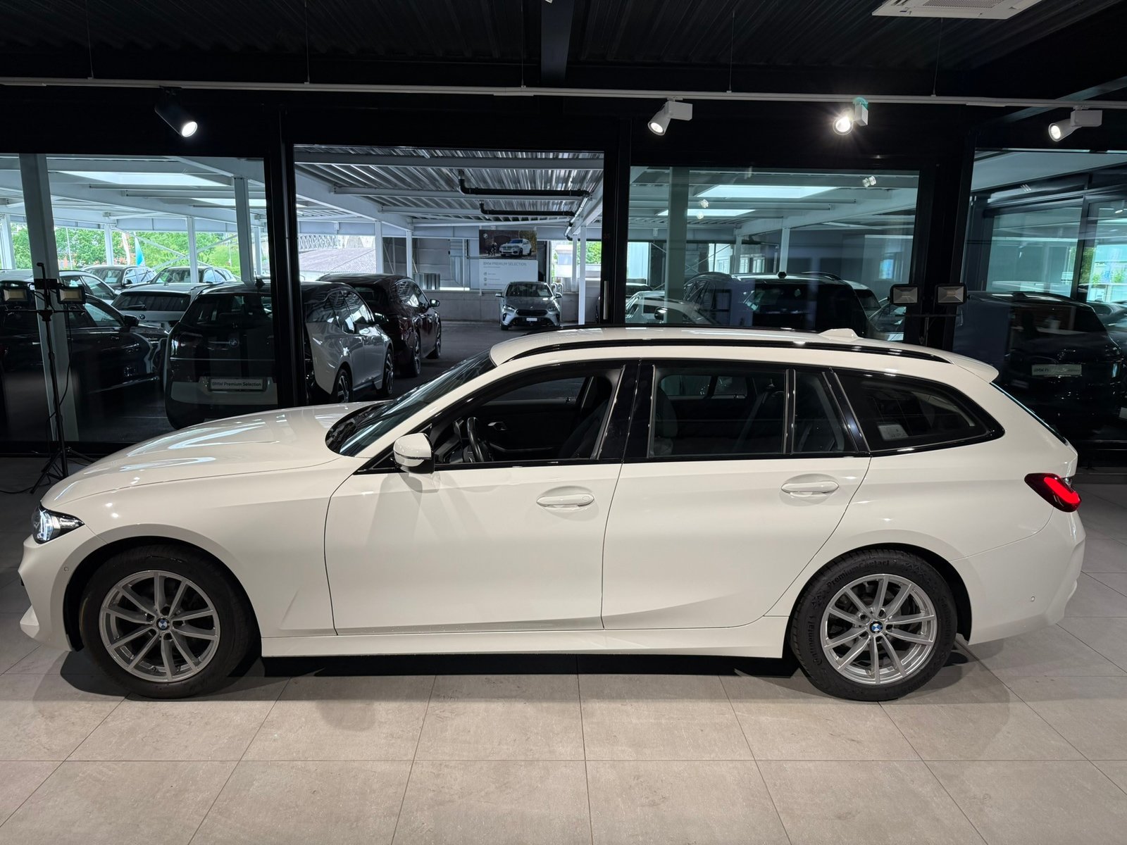 BMW 320d 48V Touring Steptronic, Mild-Hybrid Diesel/Electric, Second hand / Used, Automatic - 4