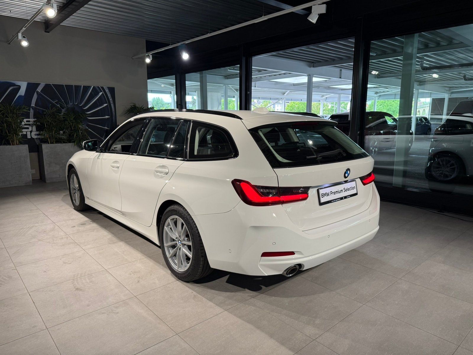 BMW 320d 48V Touring Steptronic, Mild-Hybrid Diesel/Electric, Second hand / Used, Automatic - 5