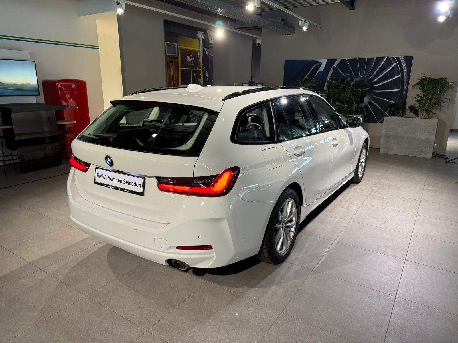 BMW 320d 48V Touring Steptronic, Mild-Hybrid Diesel/Electric, Second hand / Used, Automatic - 7