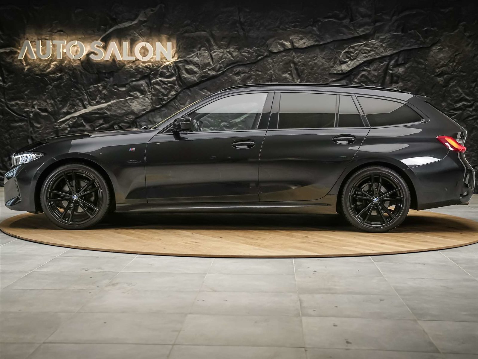 BMW 320d Touring M Sport *Facelift*CH-Auto*Panorama*H, Diesel, Occasion / Utilisé, Automatique - 2