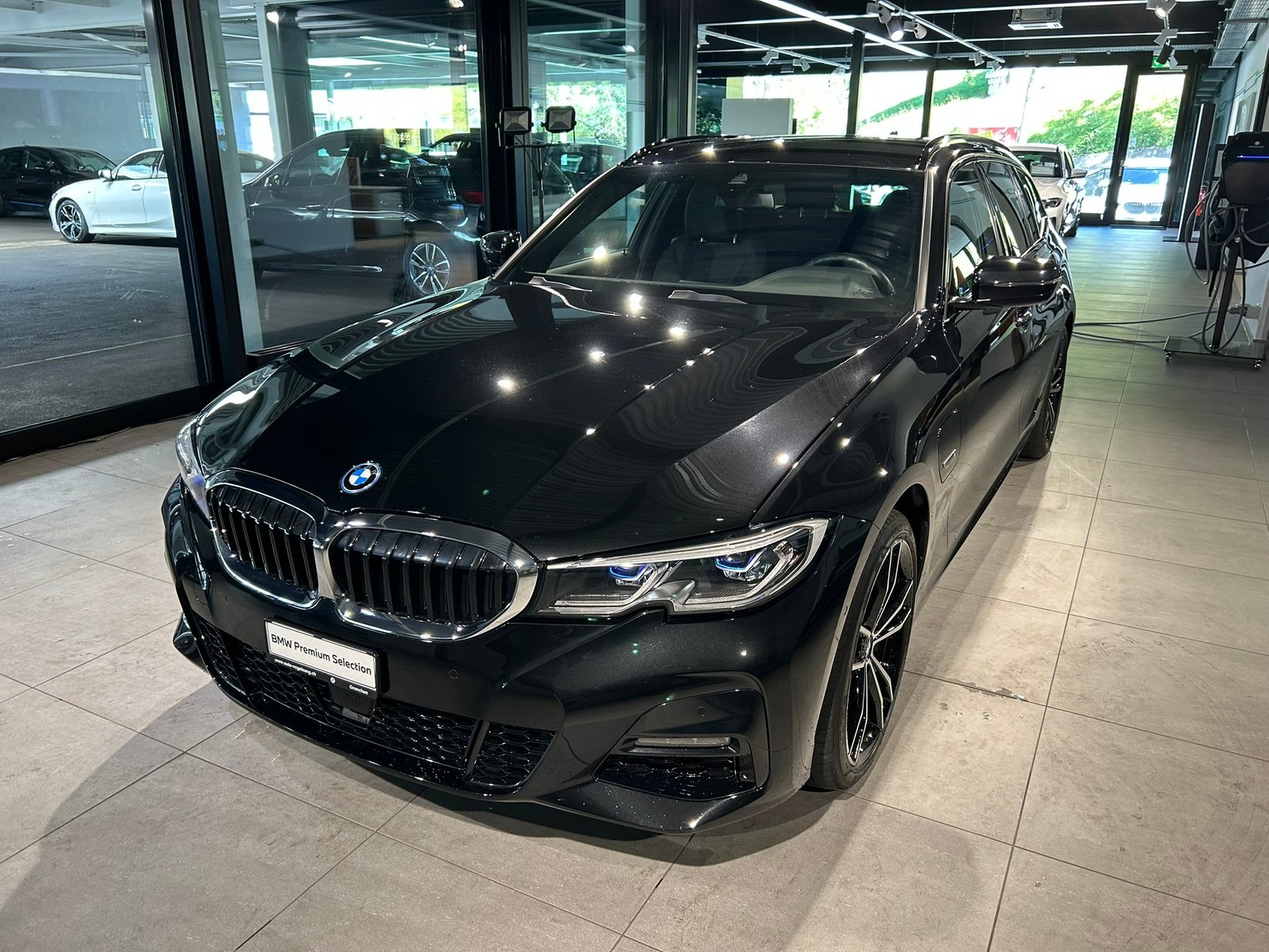 BMW 320e Touring M Sport Steptronic, Plug-in-Hybrid Benzin/Elektro, Occasion / Gebraucht, Automatik - 5
