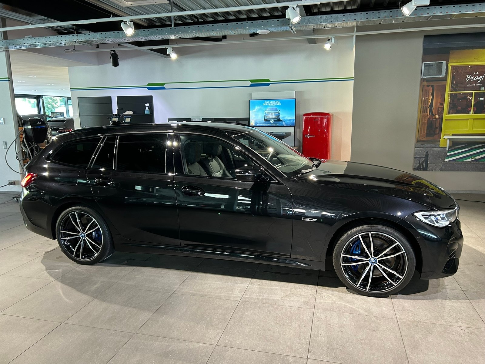 BMW 320e Touring M Sport Steptronic, Plug-in-Hybrid Benzin/Elektro, Occasion / Gebraucht, Automatik - 7