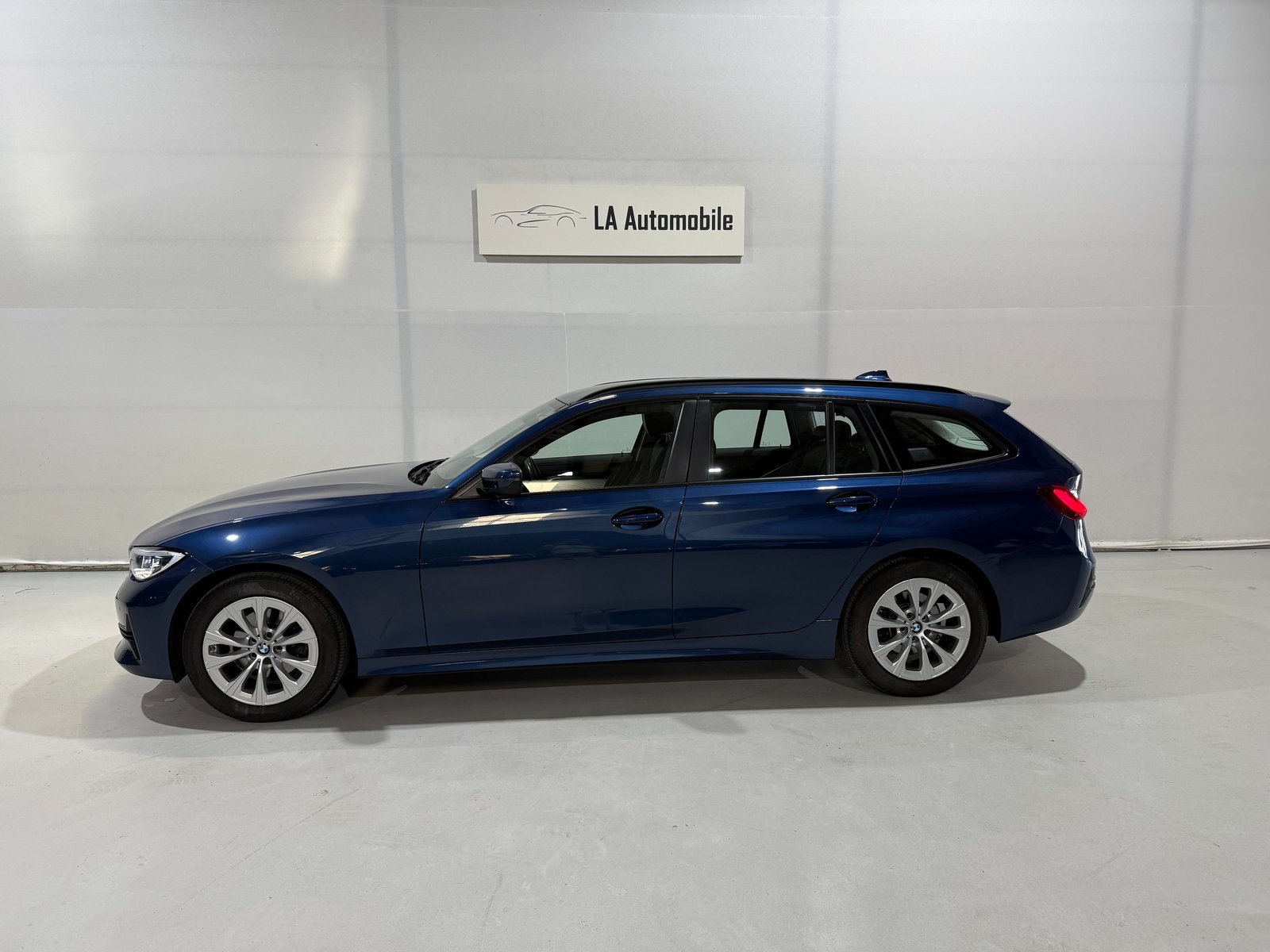 BMW 320d 48V Touring Steptronic, Mild-Hybrid Diesel/Electric, Second hand / Used, Automatic - 3