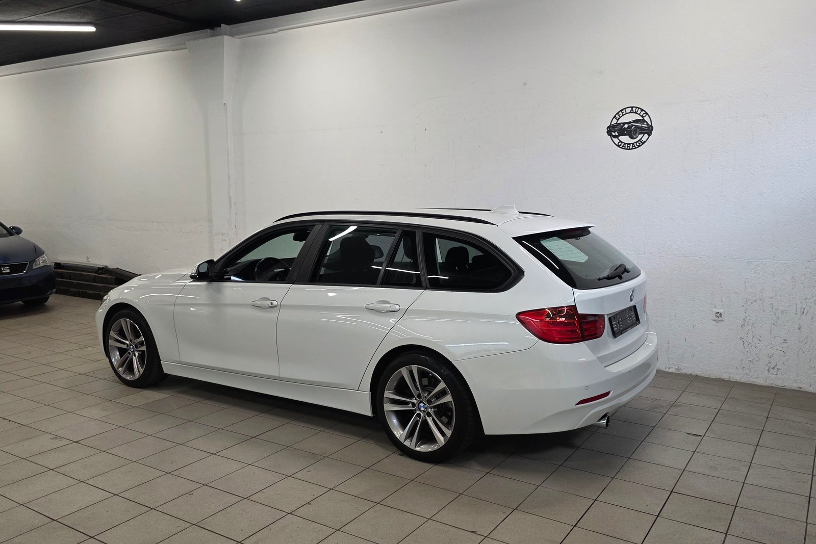 BMW 320i Touring Sport Line Steptronic, Benzin, Occasion / Gebraucht, Automatik - 3