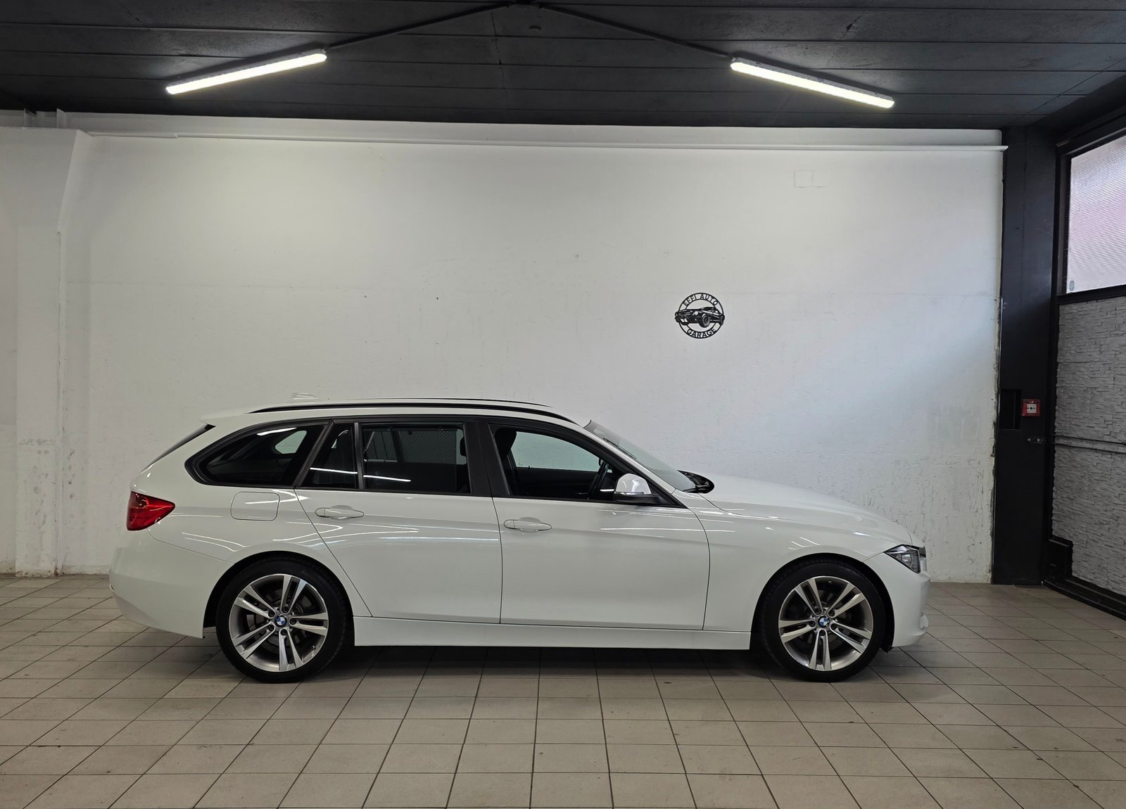 BMW 320i Touring Sport Line Steptronic, Benzin, Occasion / Gebraucht, Automatik - 5