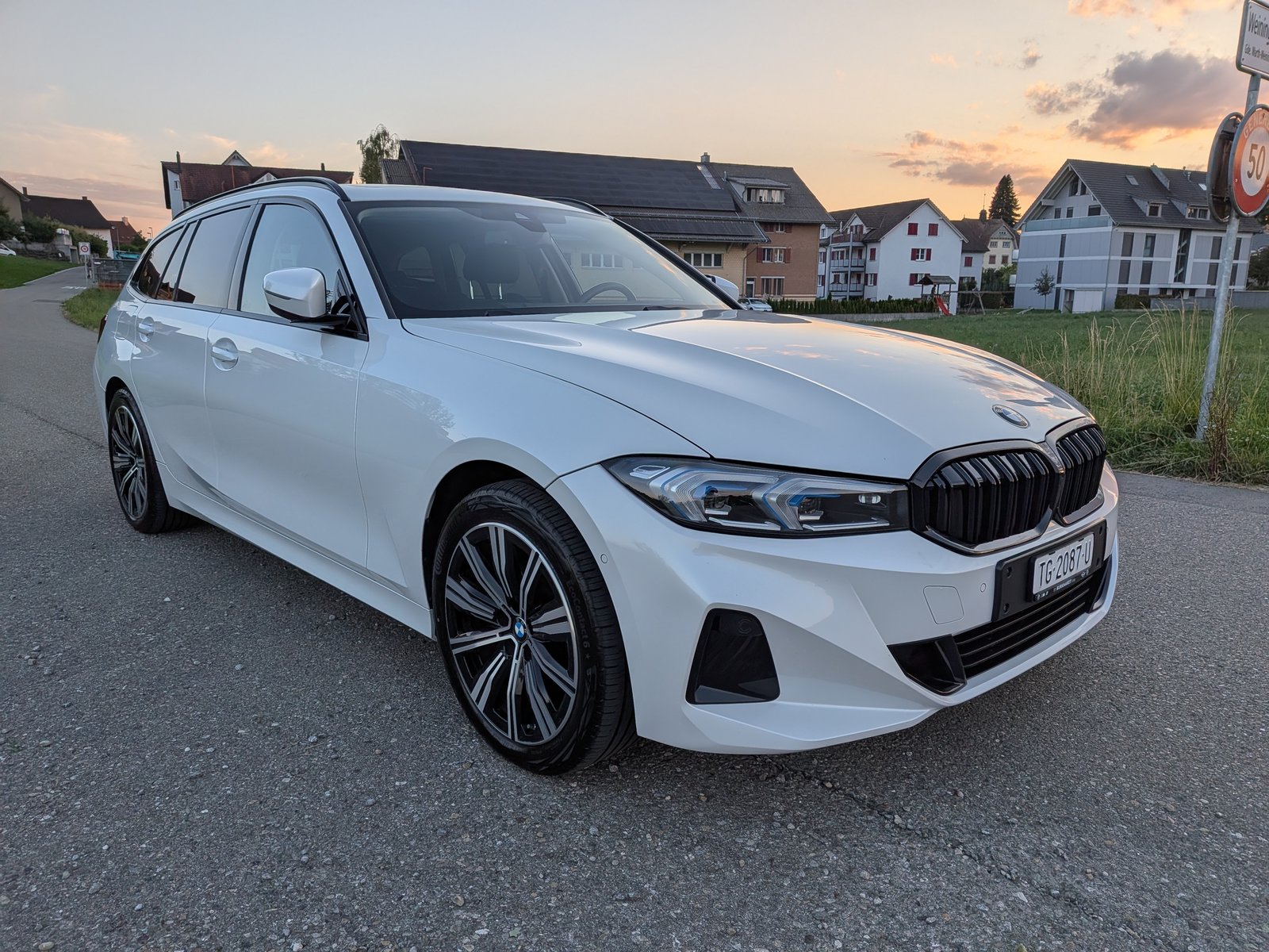 BMW 320d 48V Steptronic Sport Line, Mild-Hybrid Diesel/Electric, Second hand / Used, Automatic - 4