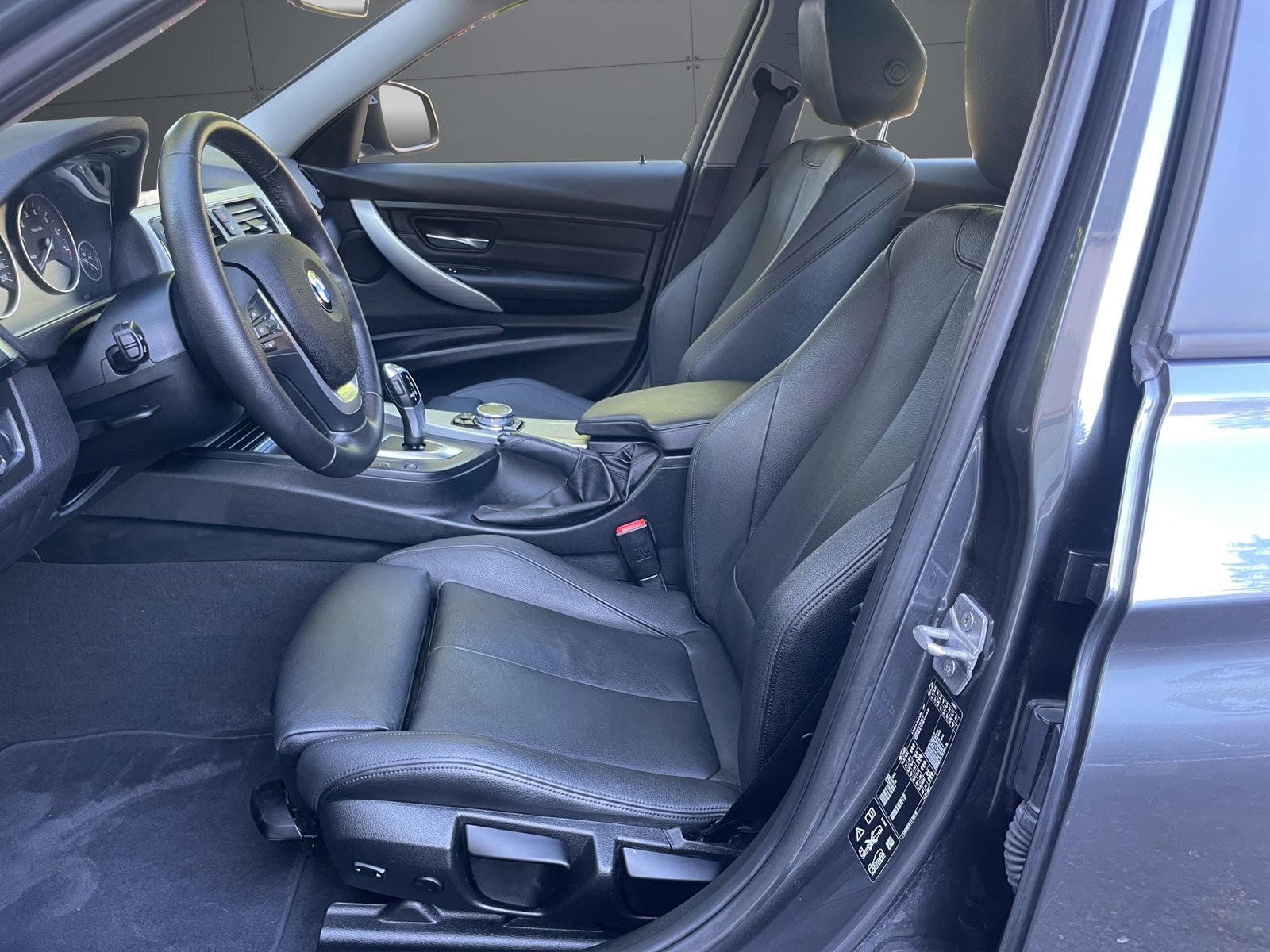 BMW 320i Touring Steptronic, Benzin, Occasion / Gebraucht, Automatik - 6