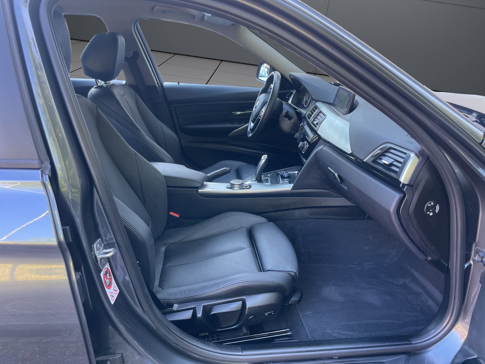 BMW 320i Touring Steptronic, Benzin, Occasion / Gebraucht, Automatik - 7