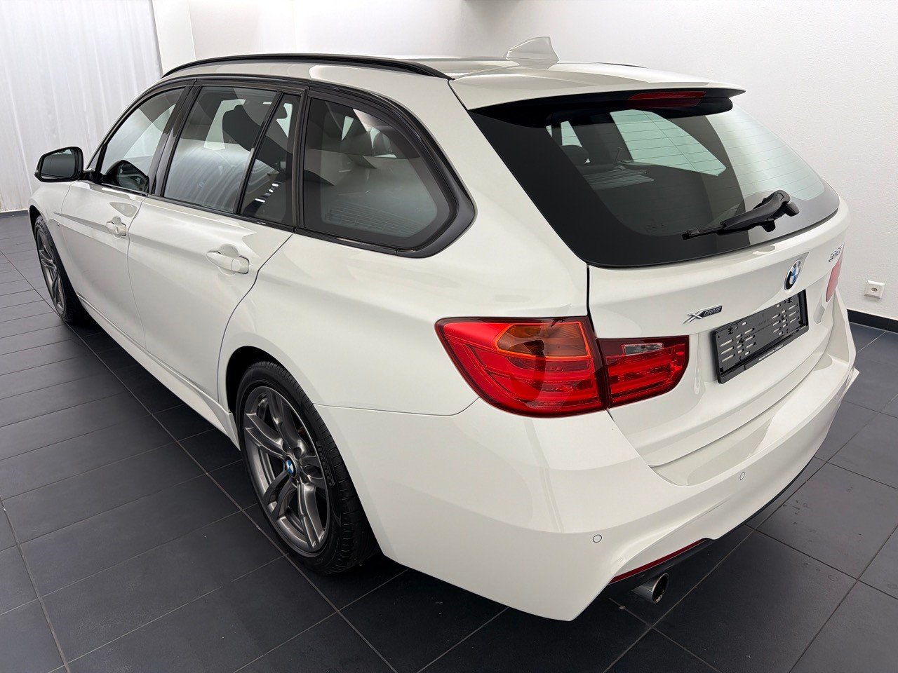 BMW 320i Touring, Benzina, Occasioni / Usate, Automatico - 2